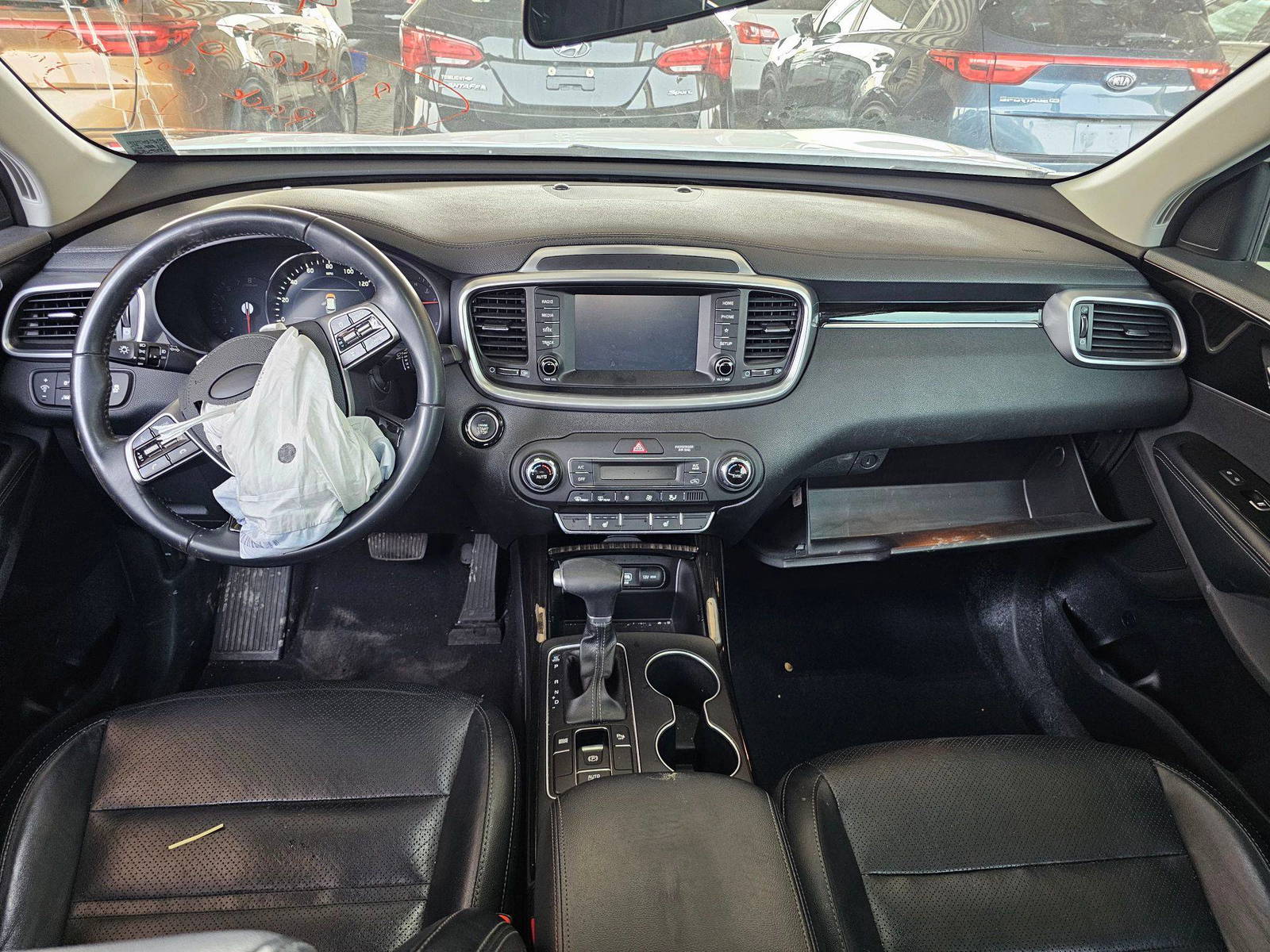 2020 KIA SORENTO — 59237 Miles — Lot 9LG656432 — Souq - Marhaba Auctions Used Cars - Image 7