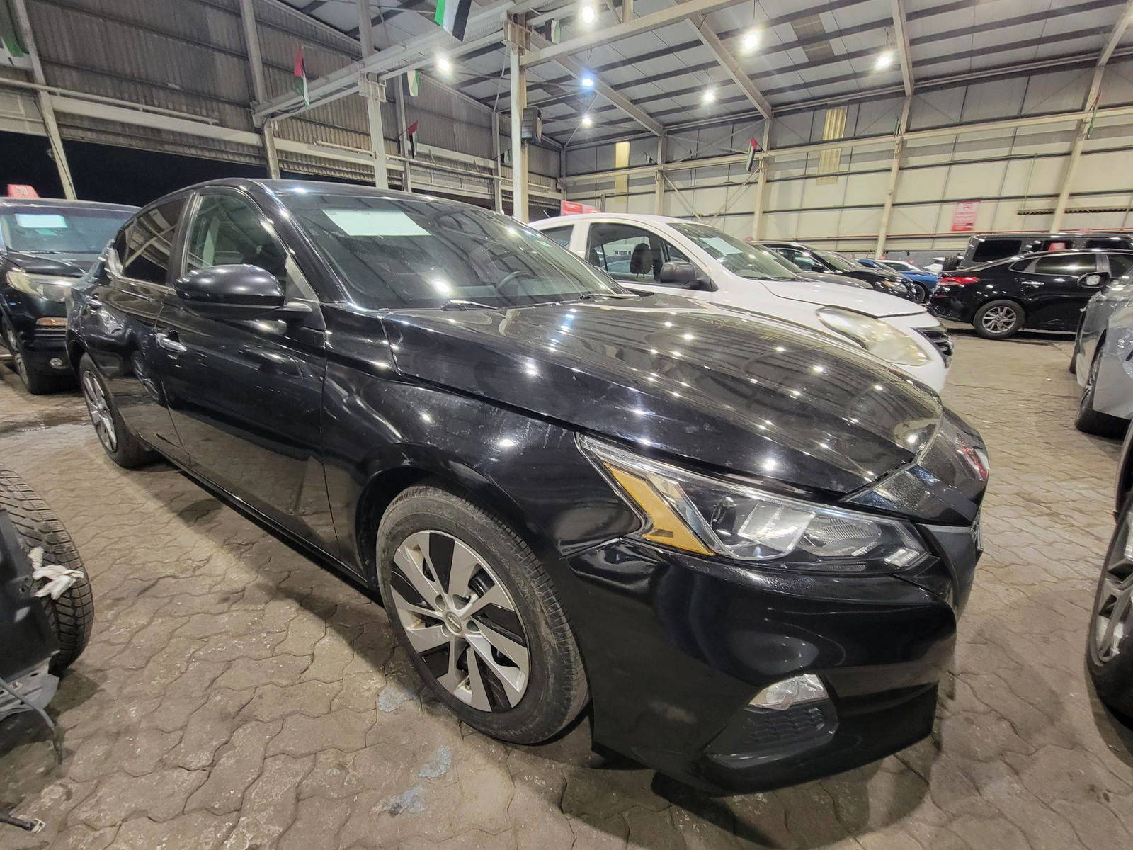 2019 NISSAN ALTIMA — 194161 KM — Lot 205839 — Souq - Marhaba Auctions Used Cars - Image 4