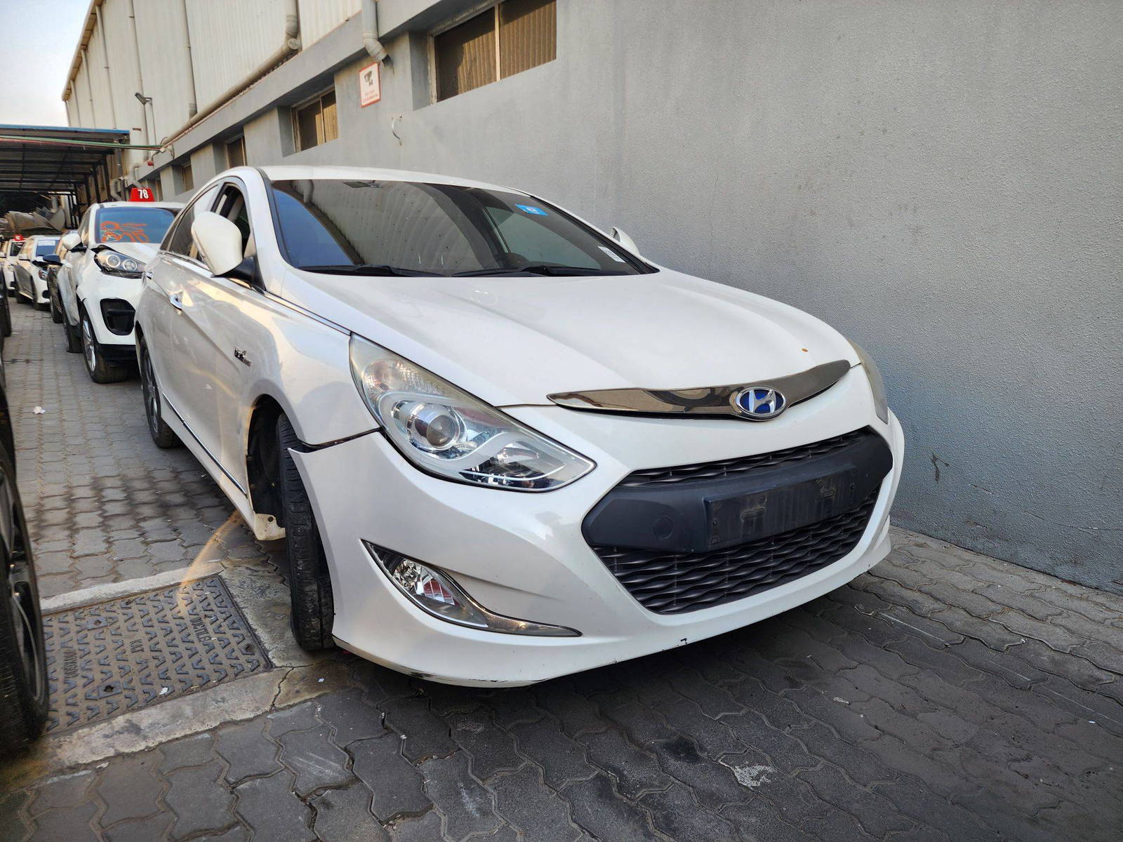 2013 HYUNDAI SONATA — 166743 KM — Lot 062891 — Al Quoz - Marhaba Auctions Used Cars - Image 4