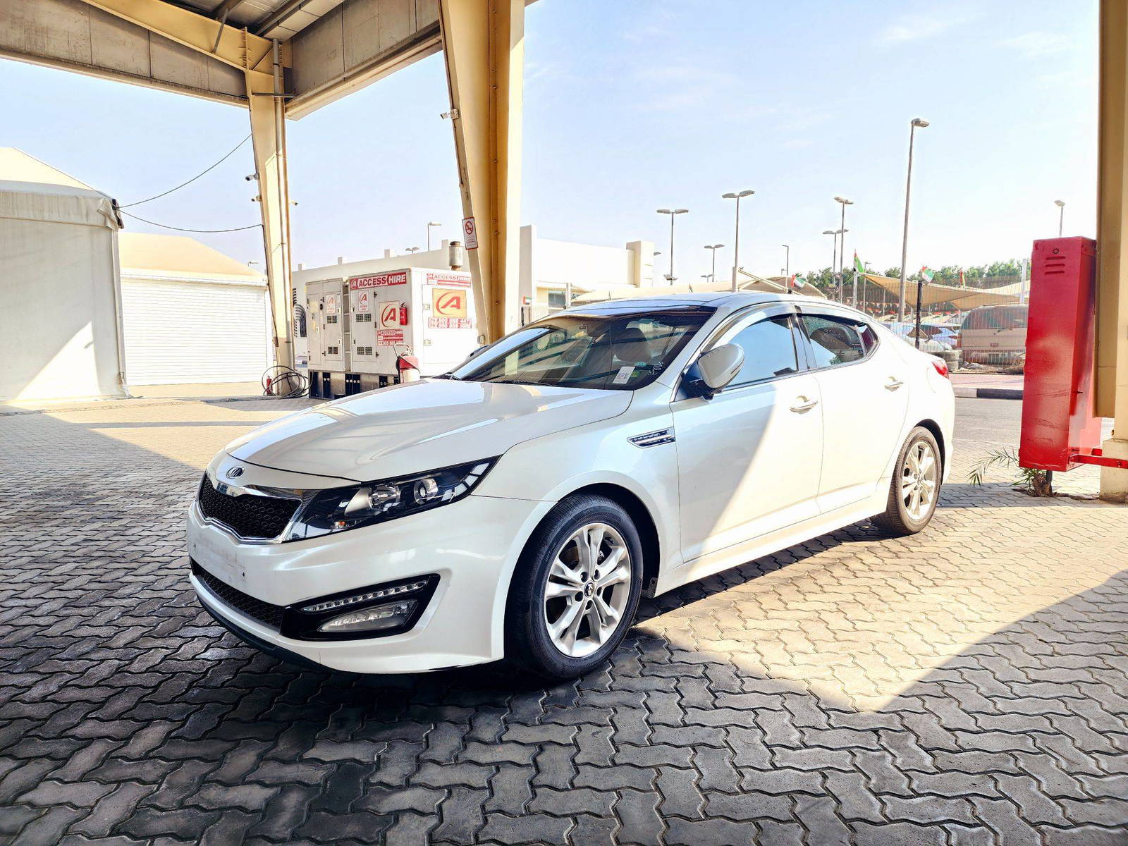 2011 KIA K5 — 63264 KM — Lot 066491 — Souq - Marhaba Auctions Used Cars - Image 4