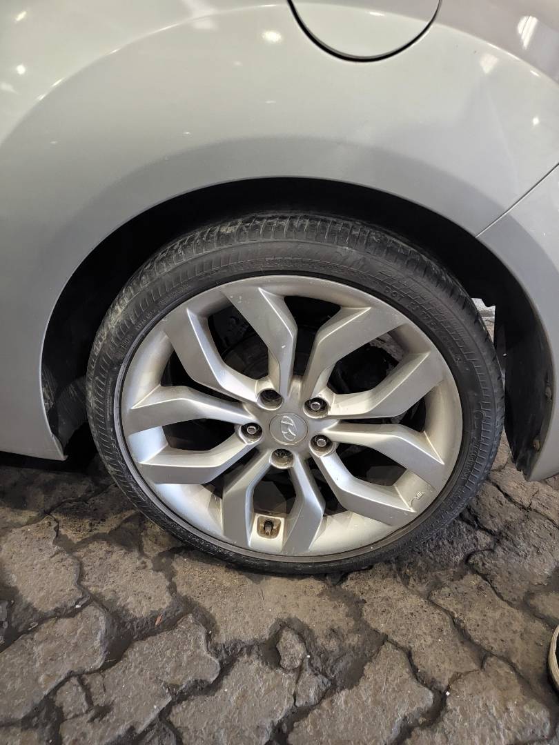2012 HYUNDAI VELOSTER — 136701 Miles — Lot 046814 — Main - Marhaba Auctions Used Cars - Image 9