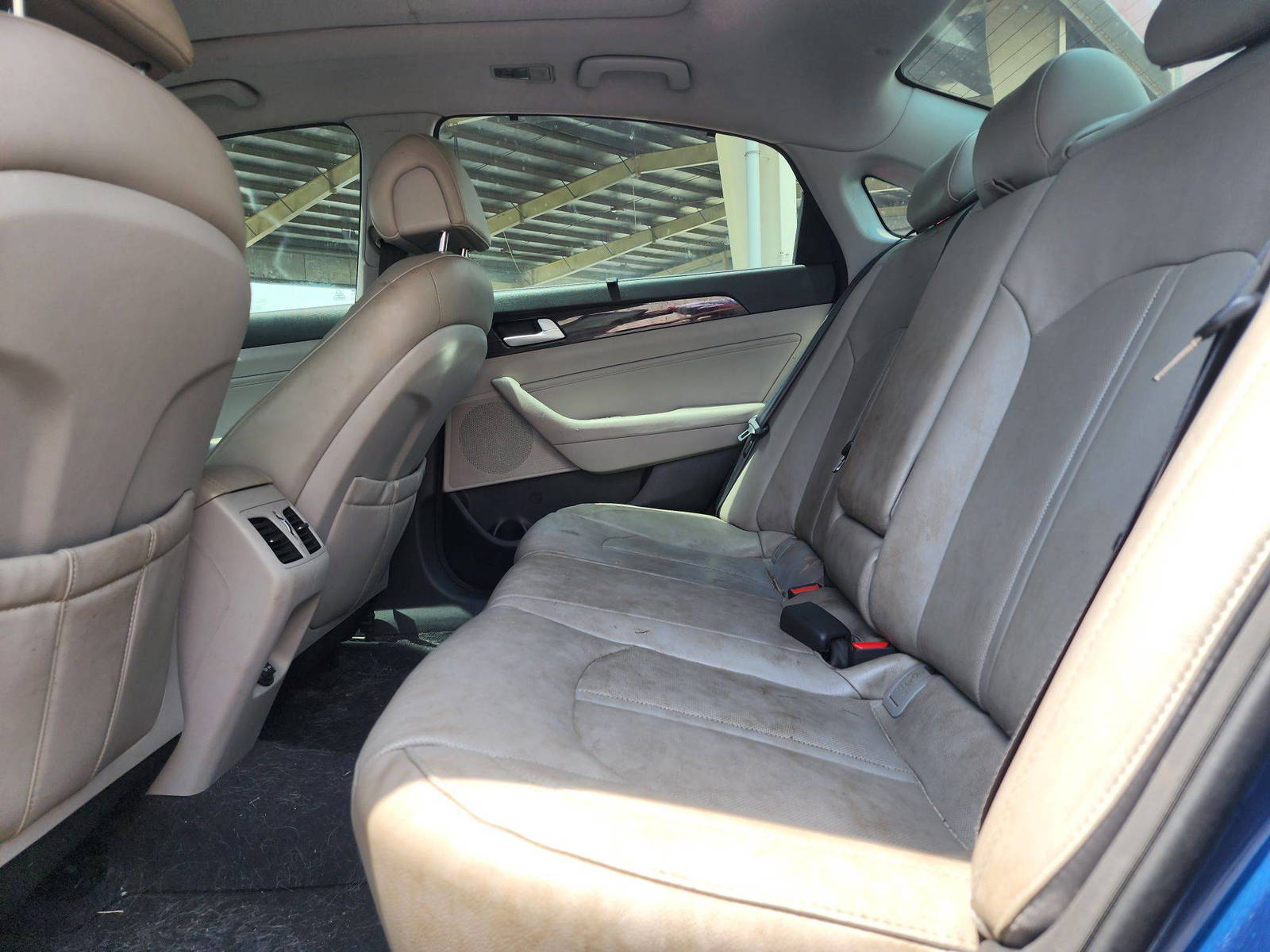 2015 HYUNDAI SONATA — 136593 Miles — Lot 64065 — Souq - Marhaba Auctions Used Cars - Image 6