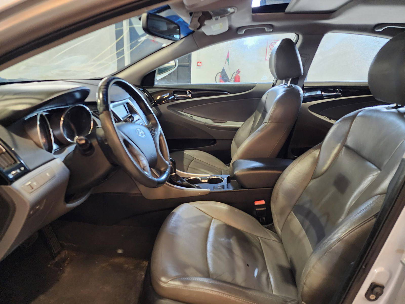 2011 HYUNDAI SONATA — 139402 Miles — Lot 73984 — Al Quoz - Marhaba Auctions Used Cars - Image 9