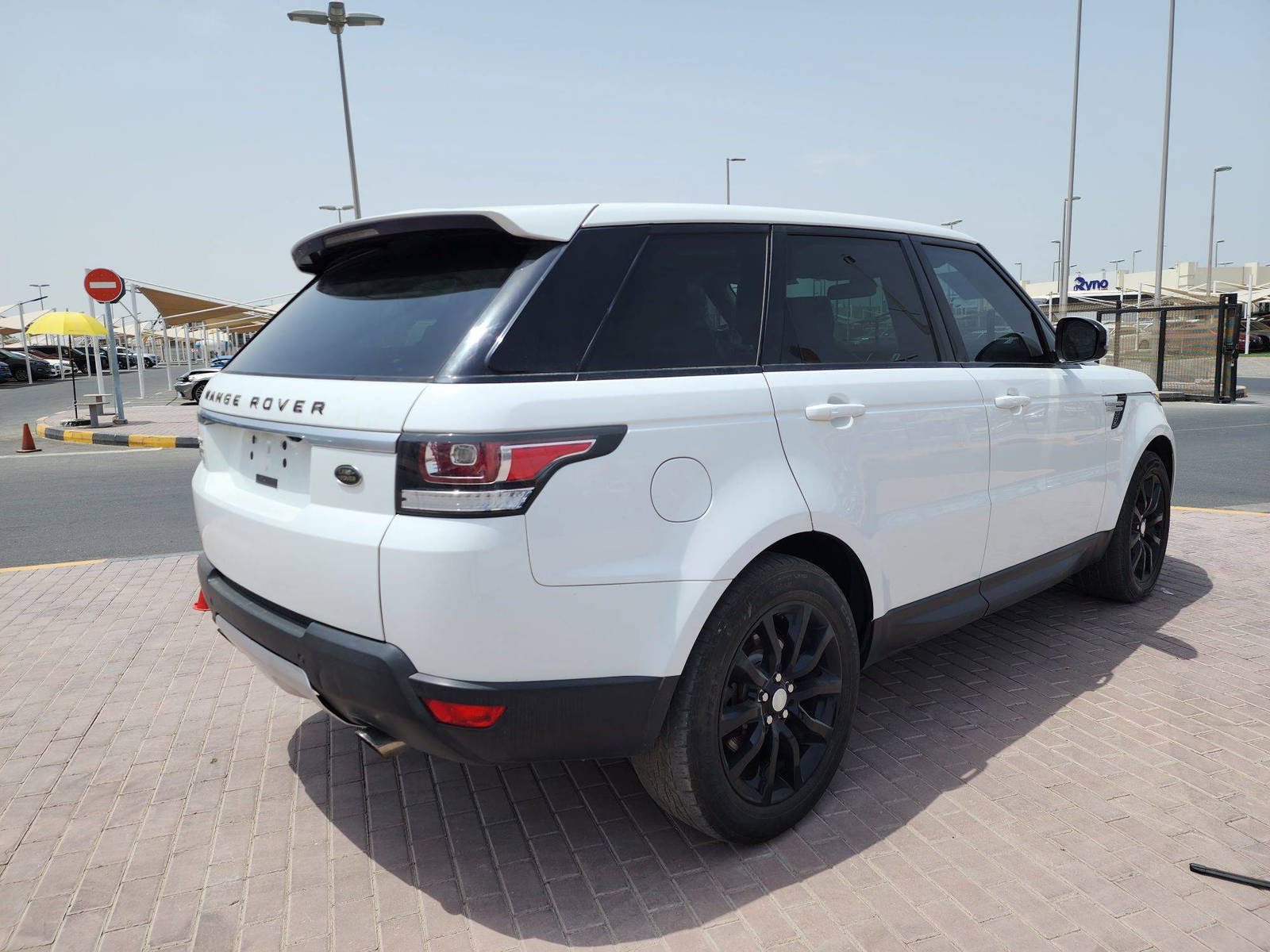 2014 LAND ROVER ROVER SPORT HSE — 147747 Miles — Lot 37108549 — Main - Marhaba Auctions Used Cars - Image 3