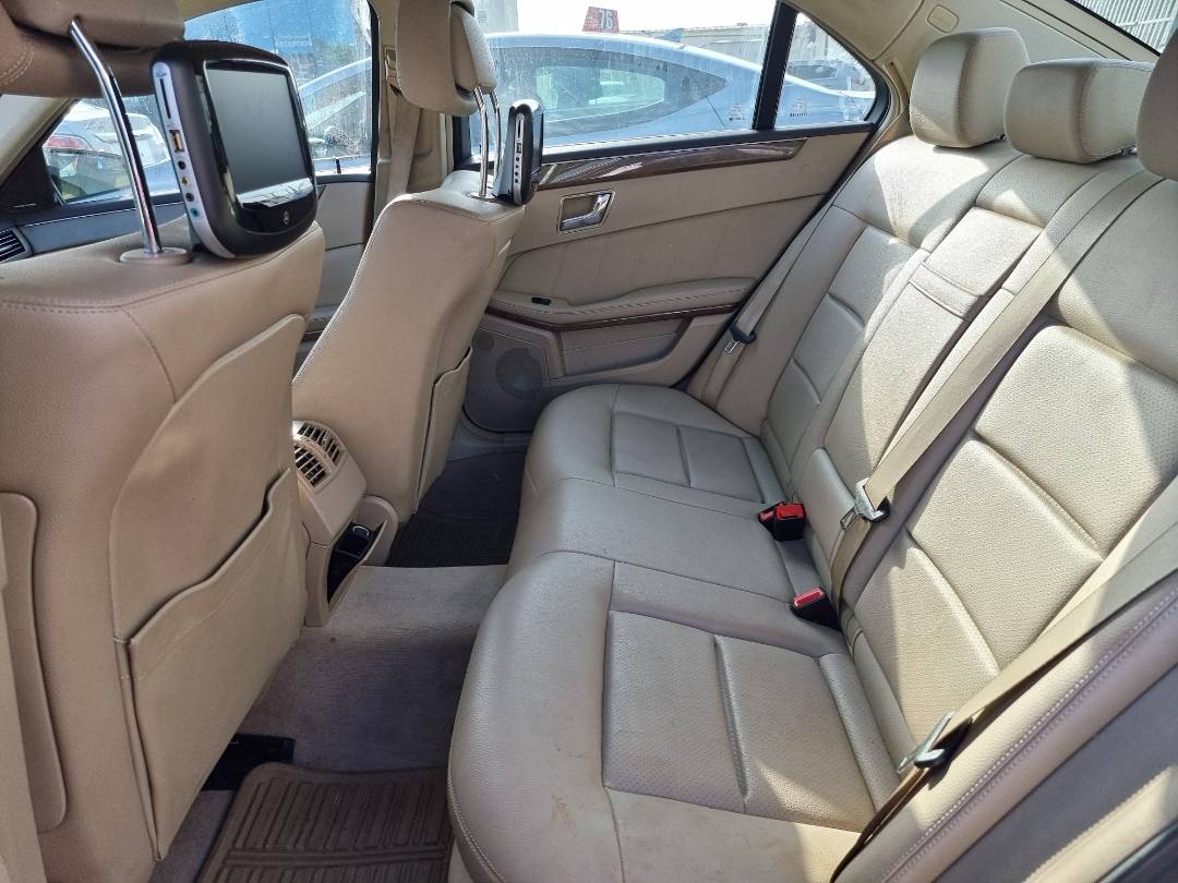 2011 MERCEDES BENZ E 350 — 209982 Miles — Lot 125487 — Souq - Marhaba Auctions Used Cars - Image 6