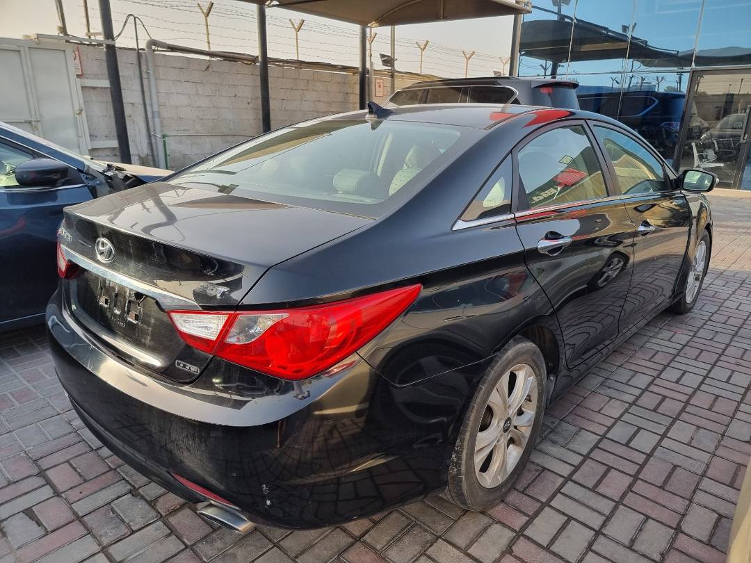 2011 HYUNDAI SONATA — 203066 Miles — Lot 215478 — Souq - Marhaba Auctions Used Cars - Image 4