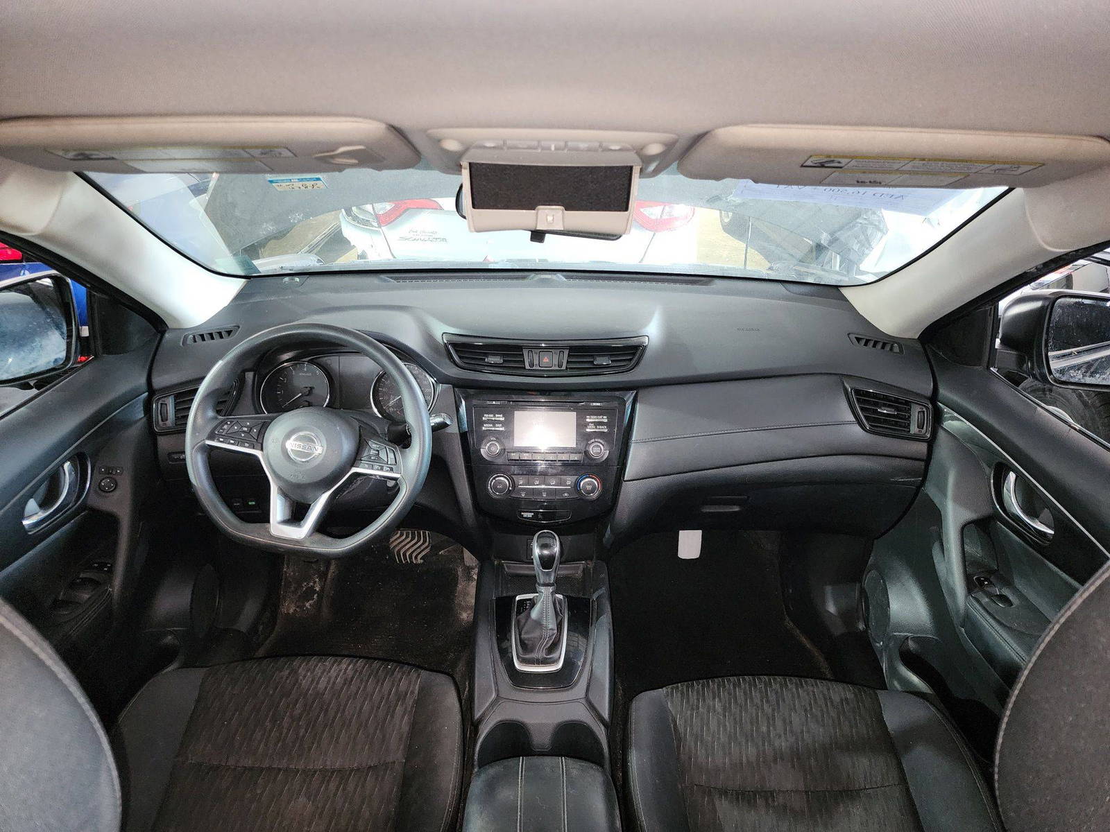 2017 NISSAN ROGUE — 127871 KM — Lot 88244795 — Souq - Marhaba Auctions Used Cars - Image 8