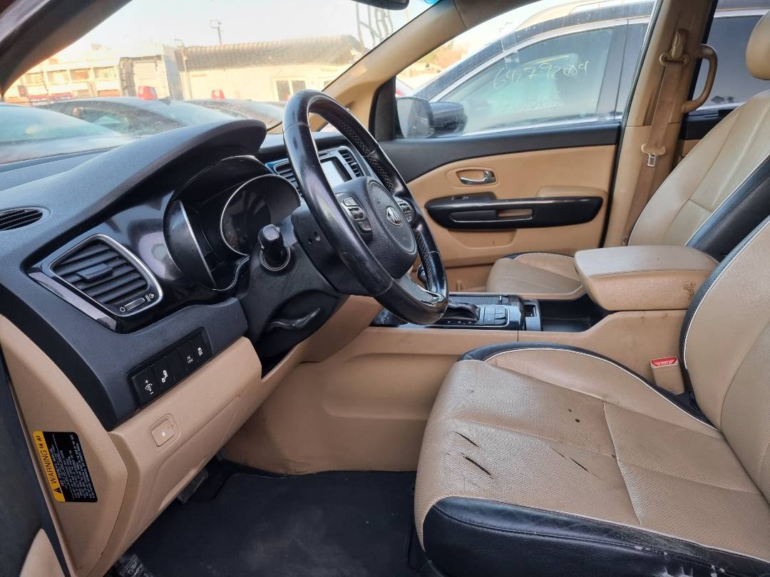 2015 KIA SEDONA — 195913 Miles — Lot 215487 — Souq - Marhaba Auctions Used Cars - Image 6