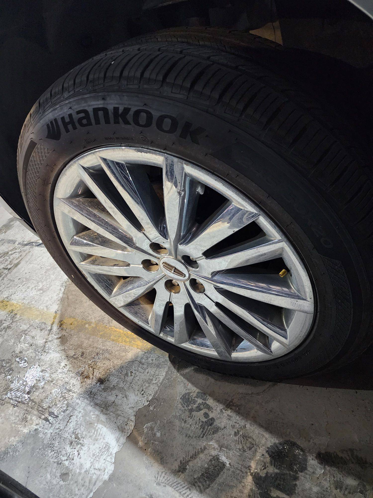 2013 LINCOLN MKX — 180048 KM — Lot 18439 — Souq - Marhaba Auctions Used Cars - Image 10