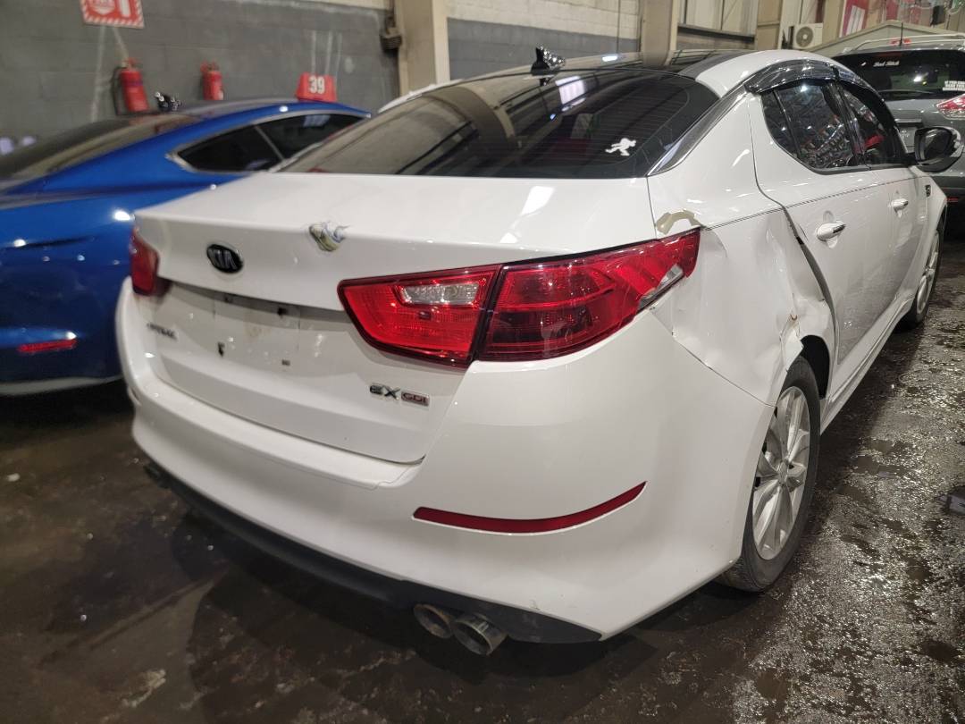 2015 KIA OPTIMA — 123102 Miles — Lot G417041 — Main - Marhaba Auctions Used Cars - Image 4