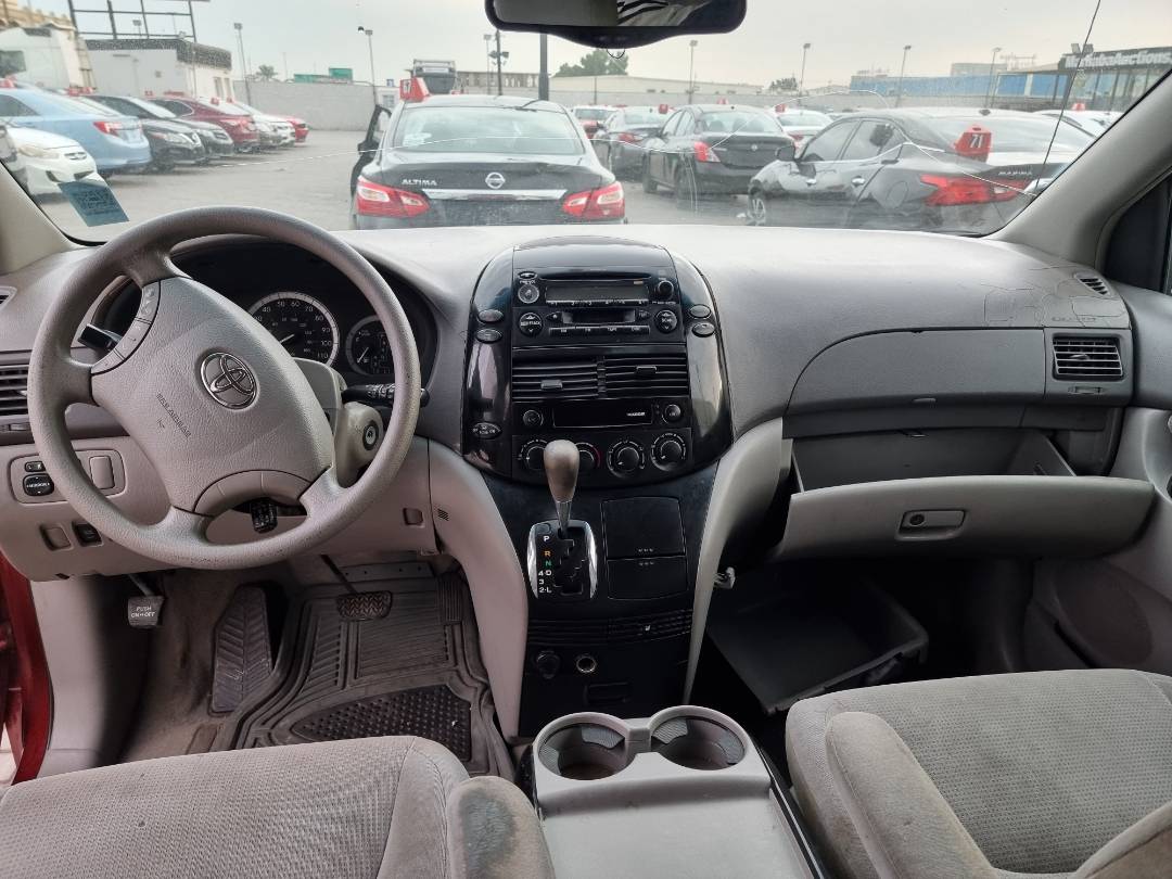 2004 TOYOTA SIENNA — 221505 Miles — Lot 67735164 — Ind. 12 - Marhaba Auctions Used Cars - Image 8
