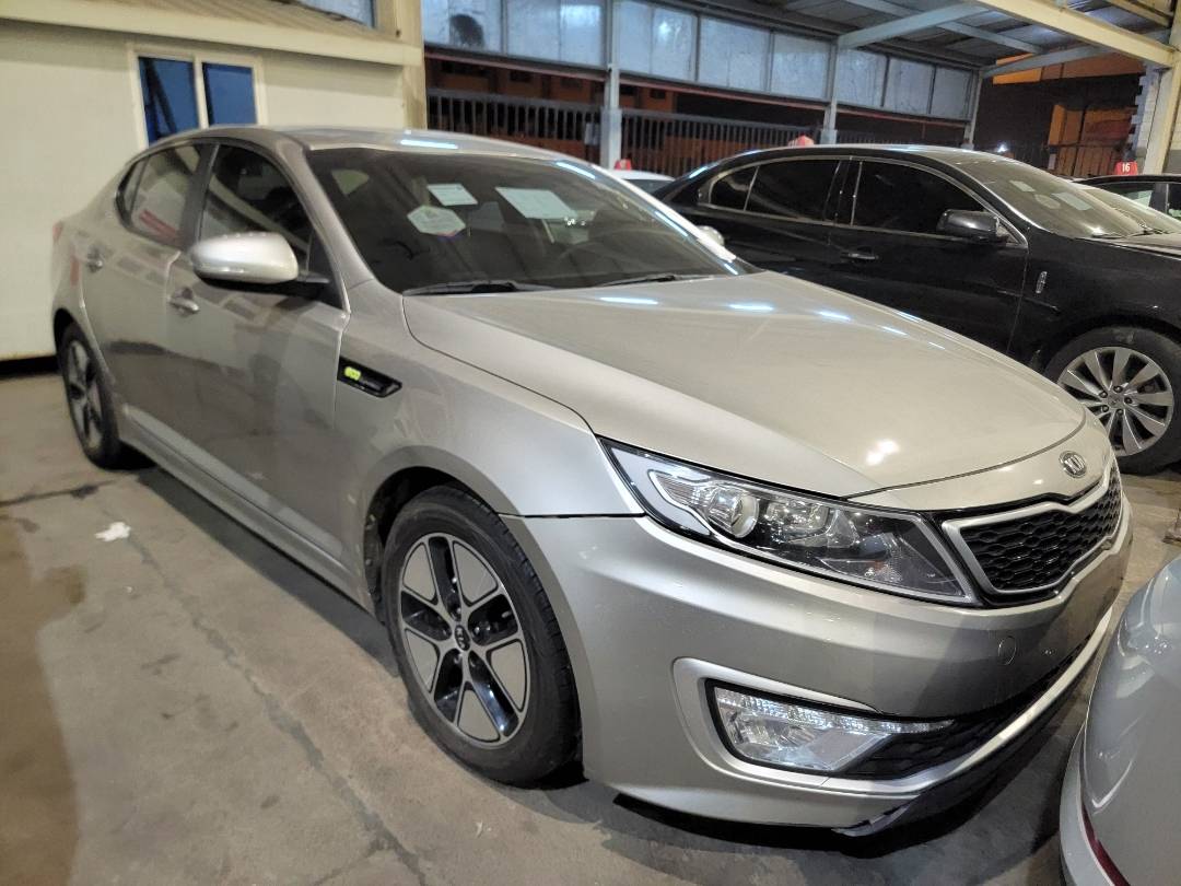 2014 KIA K5 — 173061 KM — Lot 54315 — Main - Marhaba Auctions Used Cars - Image 3