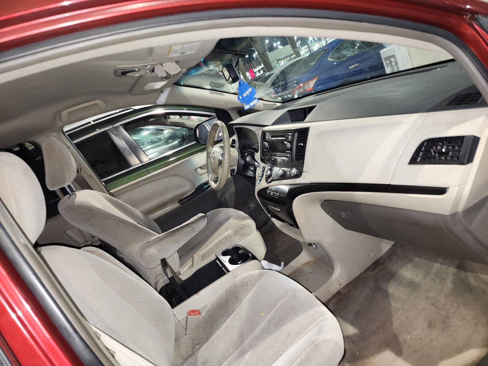 2011 TOYOTA SIENNA — 130508 Miles — Lot 38699984 — Souq - Marhaba Auctions Used Cars - Image 6