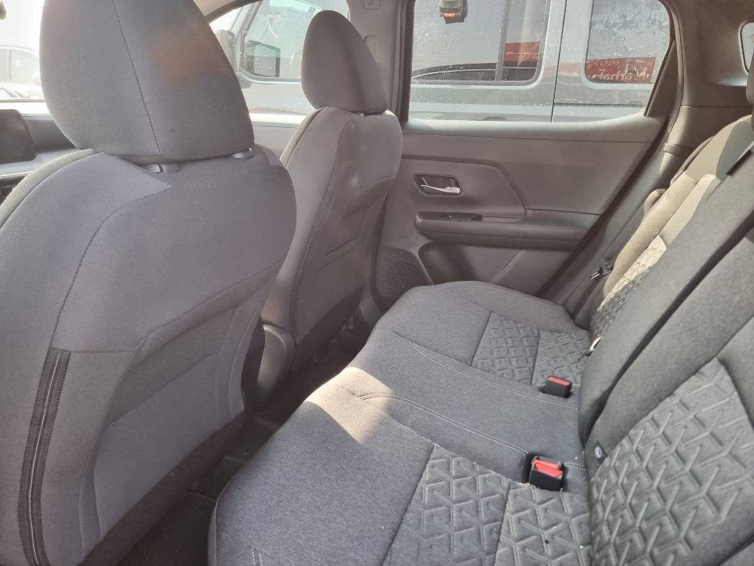 2025 NISSAN KICKS — 201 Miles — Lot 421220 — Ind. 12 - Marhaba Auctions Used Cars - Image 7