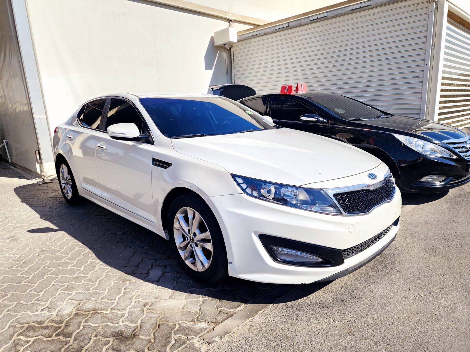 2011 KIA K5 — 97298 KM — Lot 100853 — Souq - Marhaba Auctions Used Cars - Image 3