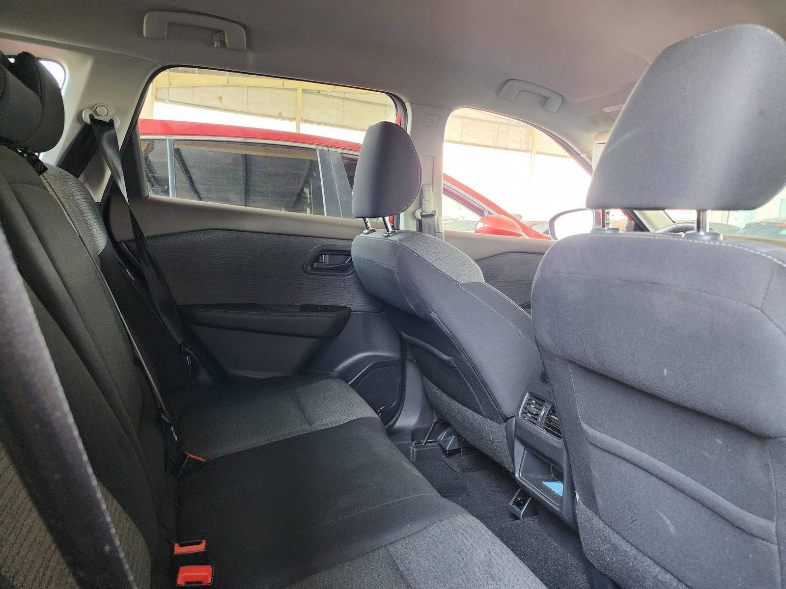 2021 NISSAN ROGUE — 34058 KM — Lot 715702 — Souq - Marhaba Auctions Used Cars - Image 4