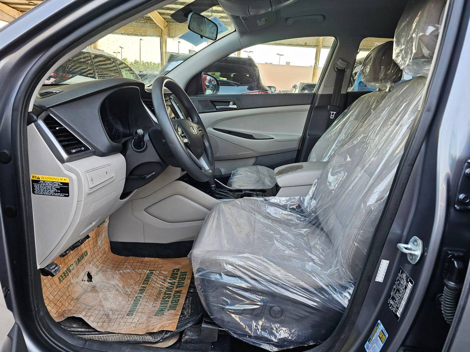 2017 HYUNDAI TUCSON — 164522 Miles — Lot HU295463 — Souq - Marhaba Auctions Used Cars - Image 25