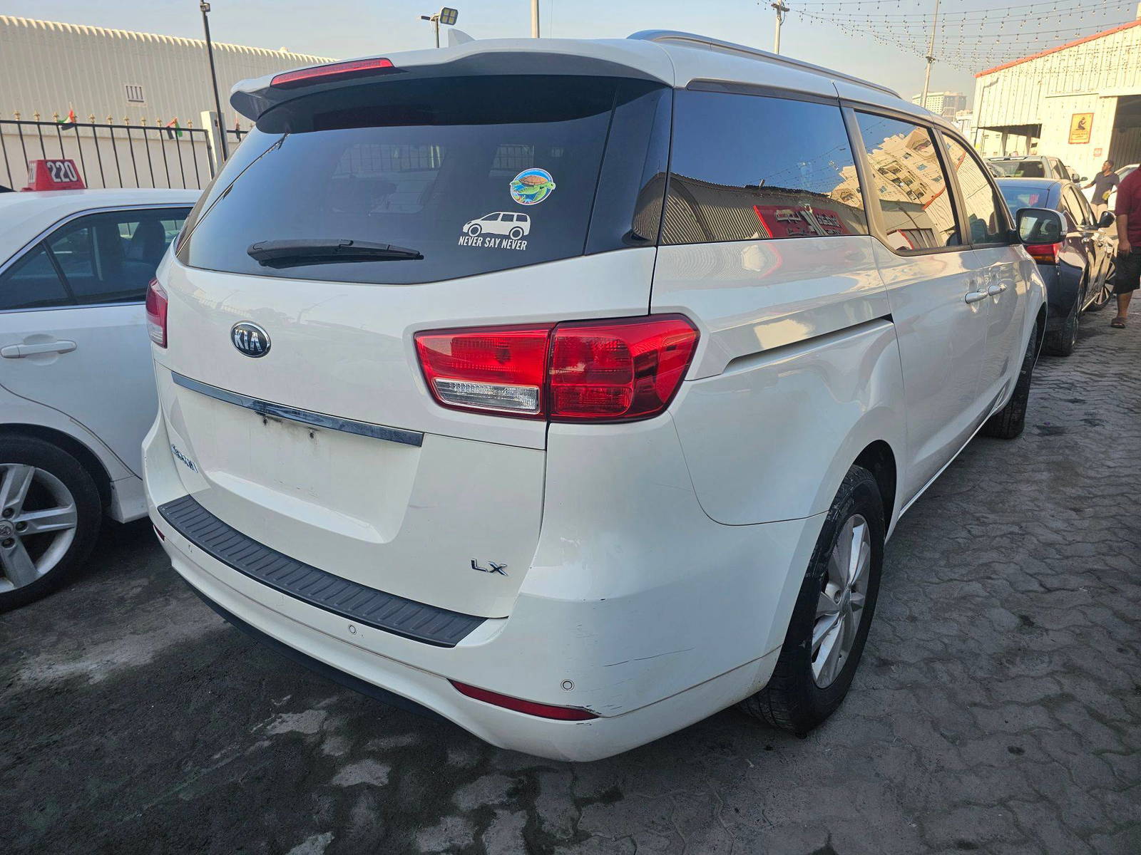 2017 KIA SEDONA — 133750 Miles — Lot H6320241 — Main - Marhaba Auctions Used Cars - Image 5