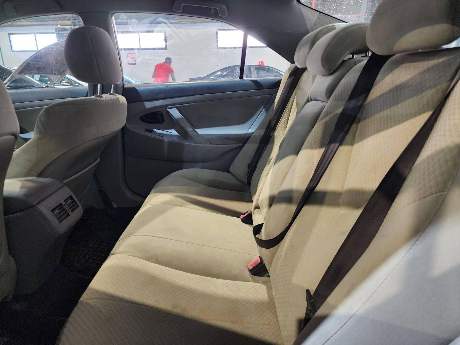 2011 TOYOTA CAMRY — 270485 KM — Lot 723145 — Al Quoz - Marhaba Auctions Used Cars - Image 7