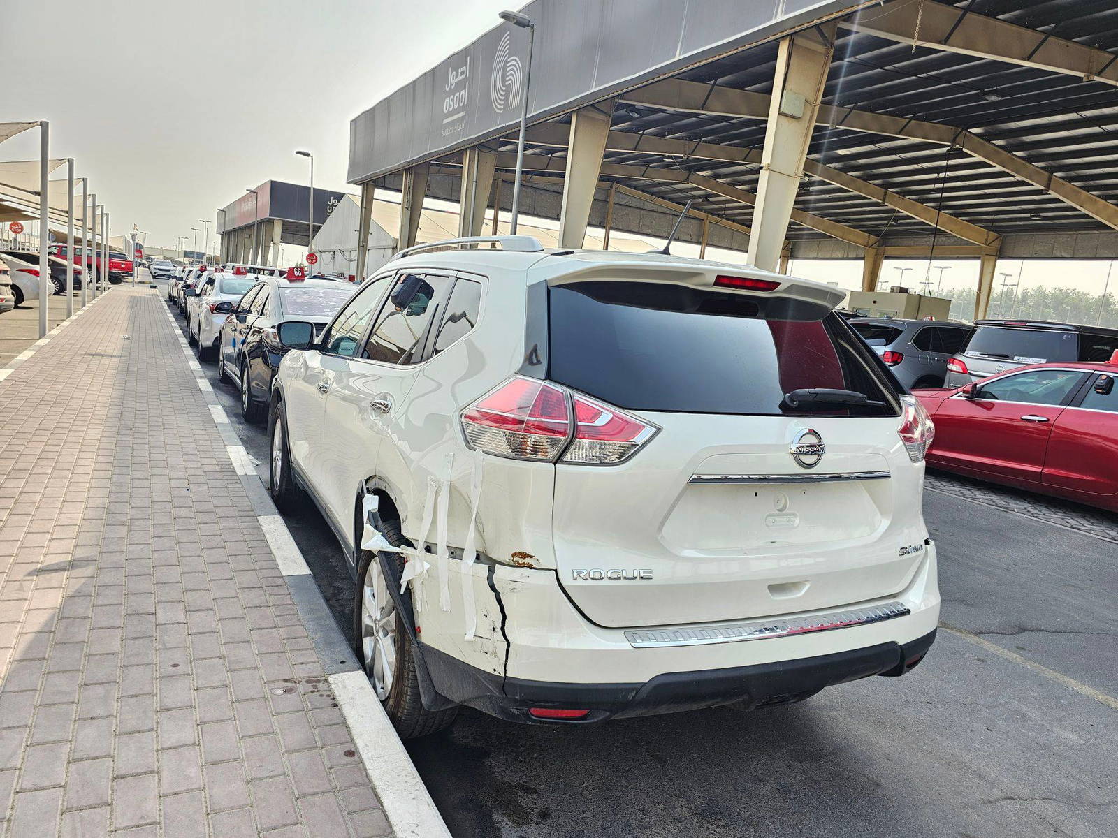 2016 NISSAN ROGUE — 131664 Miles — Lot GC831357 — Souq - Marhaba Auctions Used Cars - Image 3