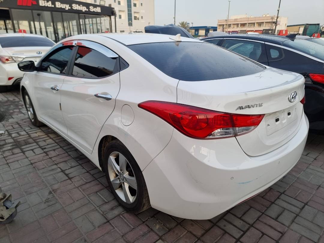 2012 HYUNDAI AVANTE — 156952 KM — Lot 215487 — Ind. 12 - Marhaba Auctions Used Cars - Image 4