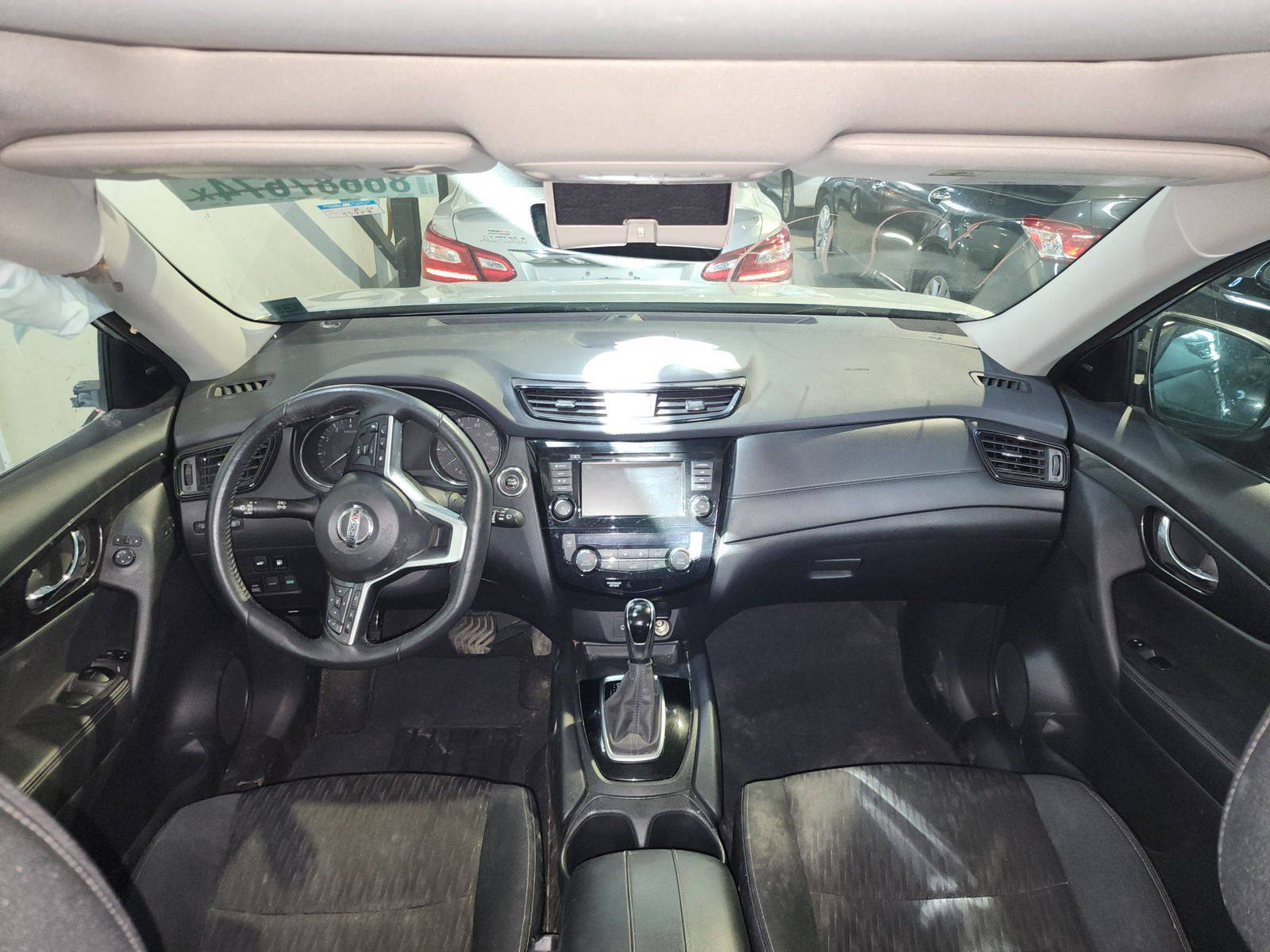 2018 NISSAN ROGUE — 93752 Miles — Lot 86687674 — Al Quoz - Marhaba Auctions Used Cars - Image 8