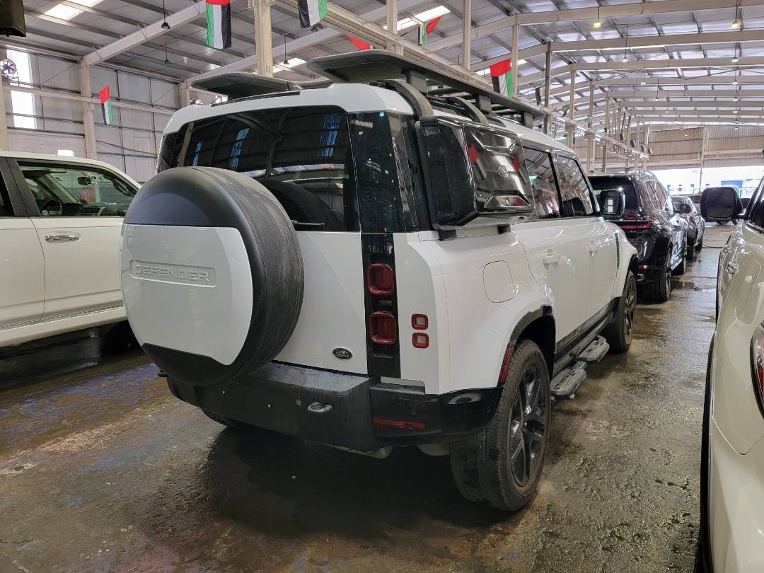 2022 LAND ROVER DEFENDER 110 X-DYNAMIC SE — 80582 KM — Lot N2077348 — Main - Marhaba Auctions Used Cars - Image 4