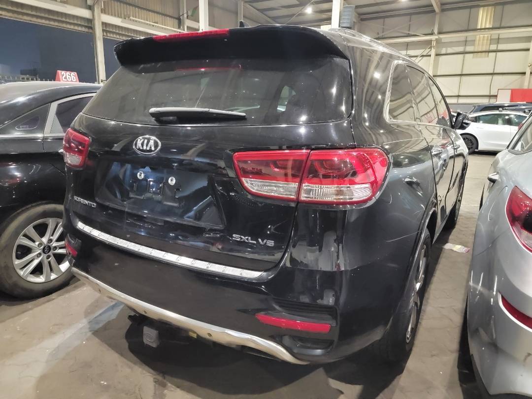 2018 KIA SORENTO — 99086 Miles — Lot 58JG388553 — Main - Marhaba Auctions Used Cars - Image 3