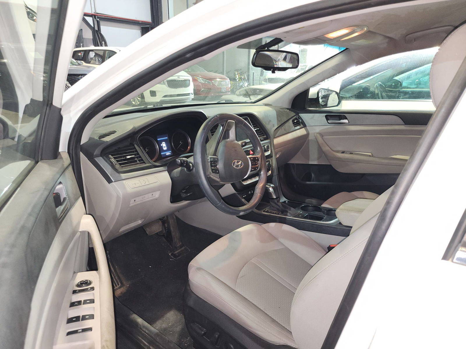 HYUNDAI SONATA 2018 - Marhaba Auction Used Cars - Image 9