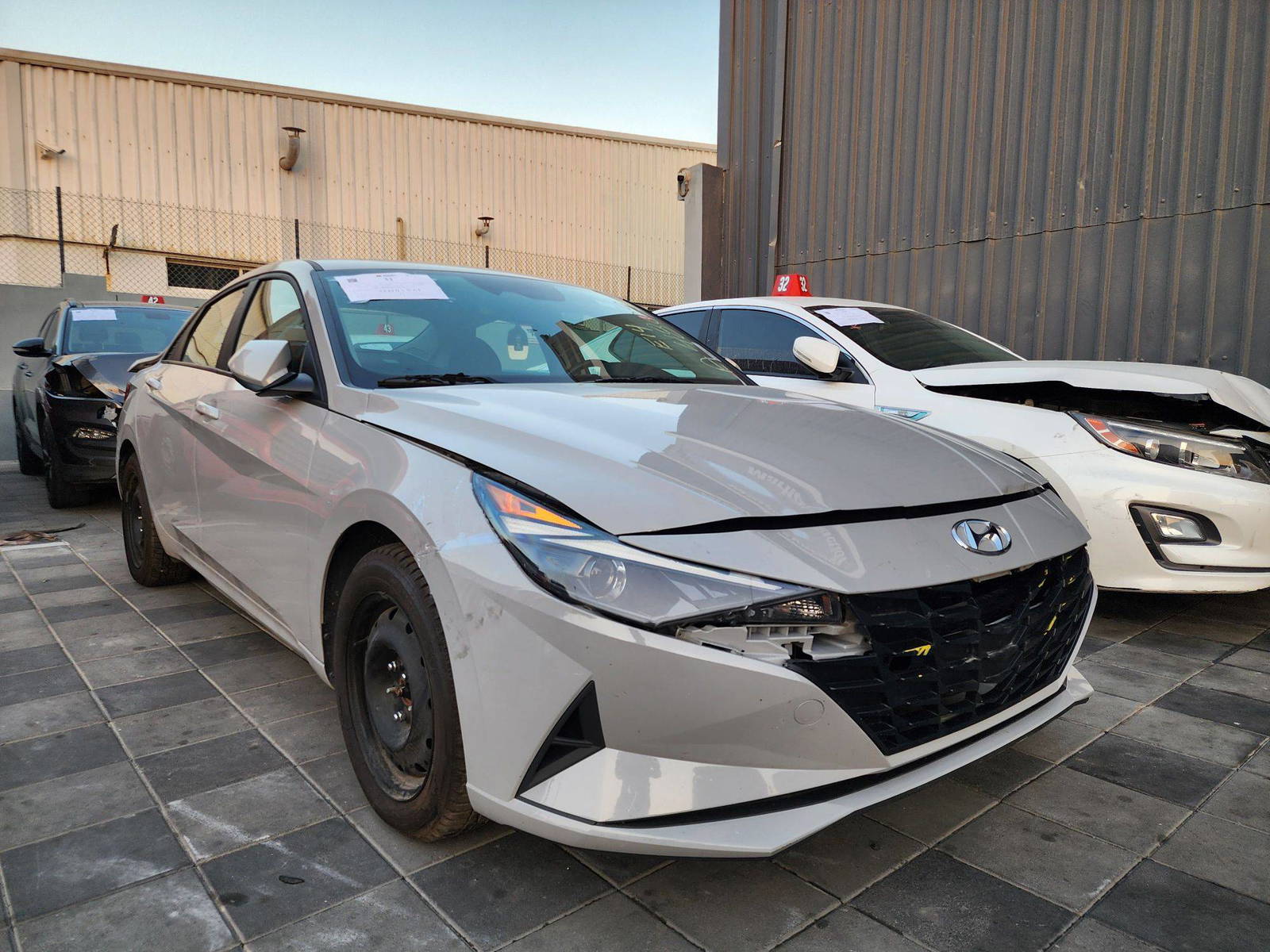 2021 HYUNDAI ELANTRA — 79774 KM — Lot 41279 — Al Quoz - Marhaba Auctions Used Cars - Image 3