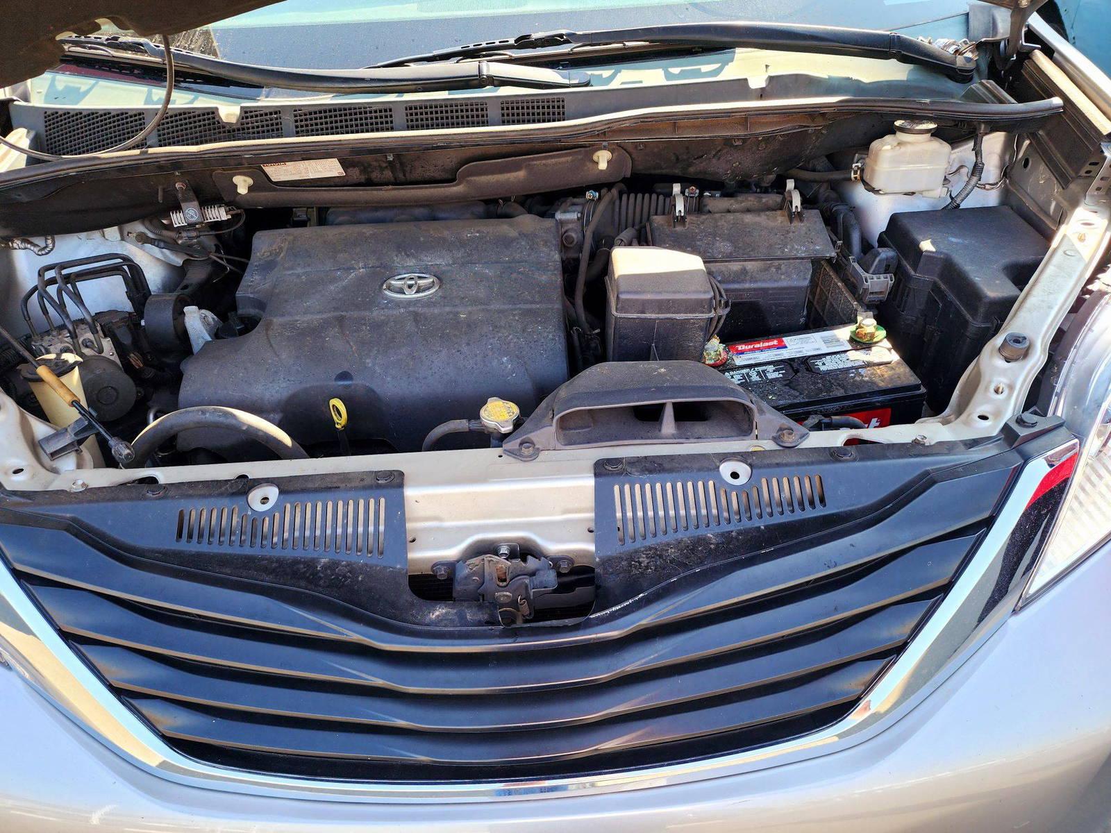 2013 TOYOTA SIENNA — 251157 Miles — Lot 63785544 — Souq - Marhaba Auctions Used Cars - Image 11