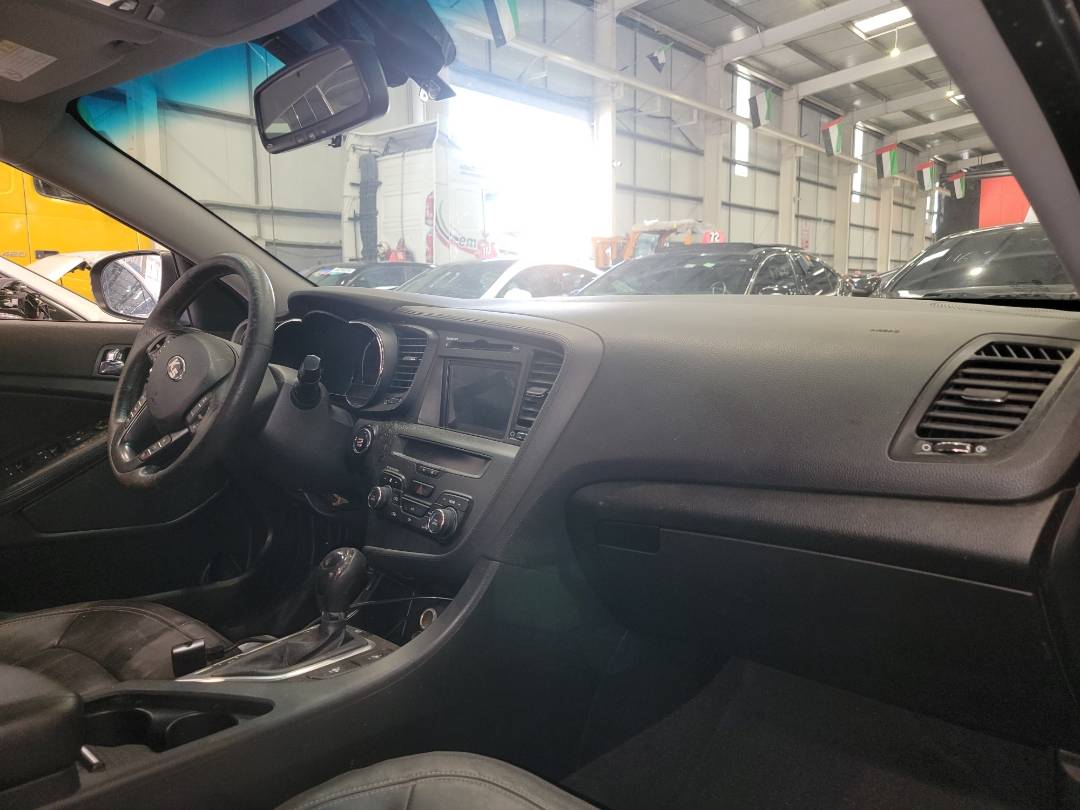 2011 KIA K5 — 173659 KM — Lot A113105 - Marhaba Auctions Used Cars - Image 6