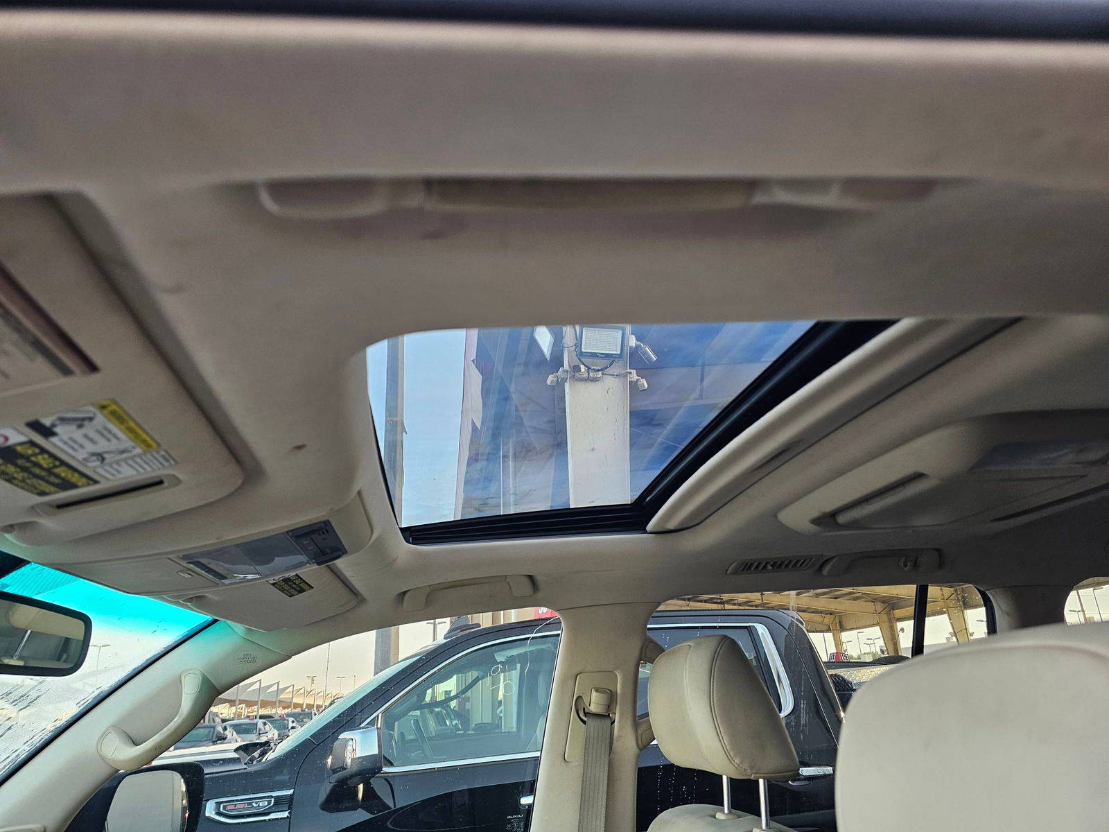 2011 LEXUS LX 570 — 240318 Miles — Lot B4081312 — Souq - Marhaba Auctions Used Cars - Image 9