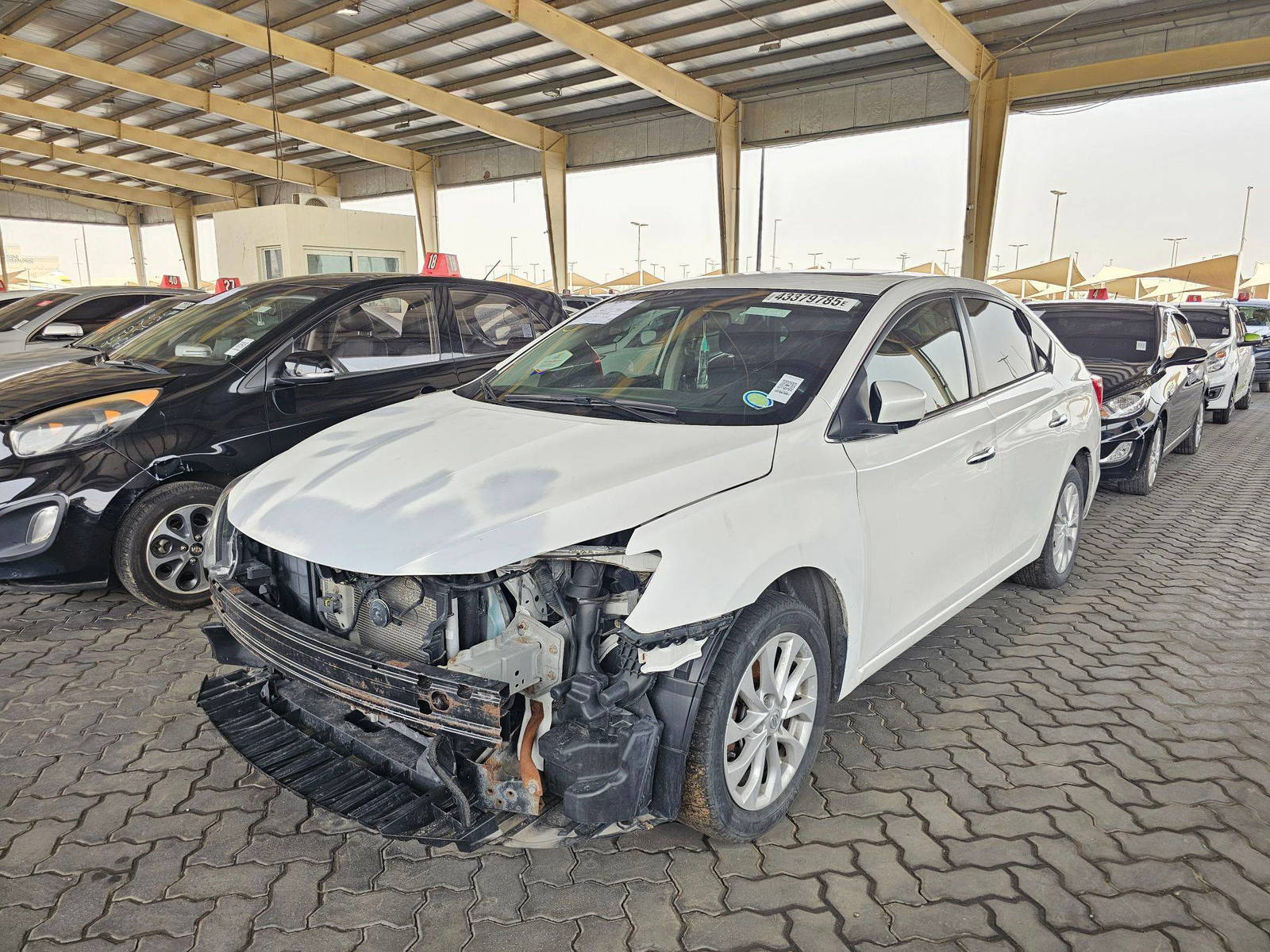 2017 NISSAN SENTRA — 185943 KM — Lot 43379785 — Souq - Marhaba Auctions Used Cars - Image 5