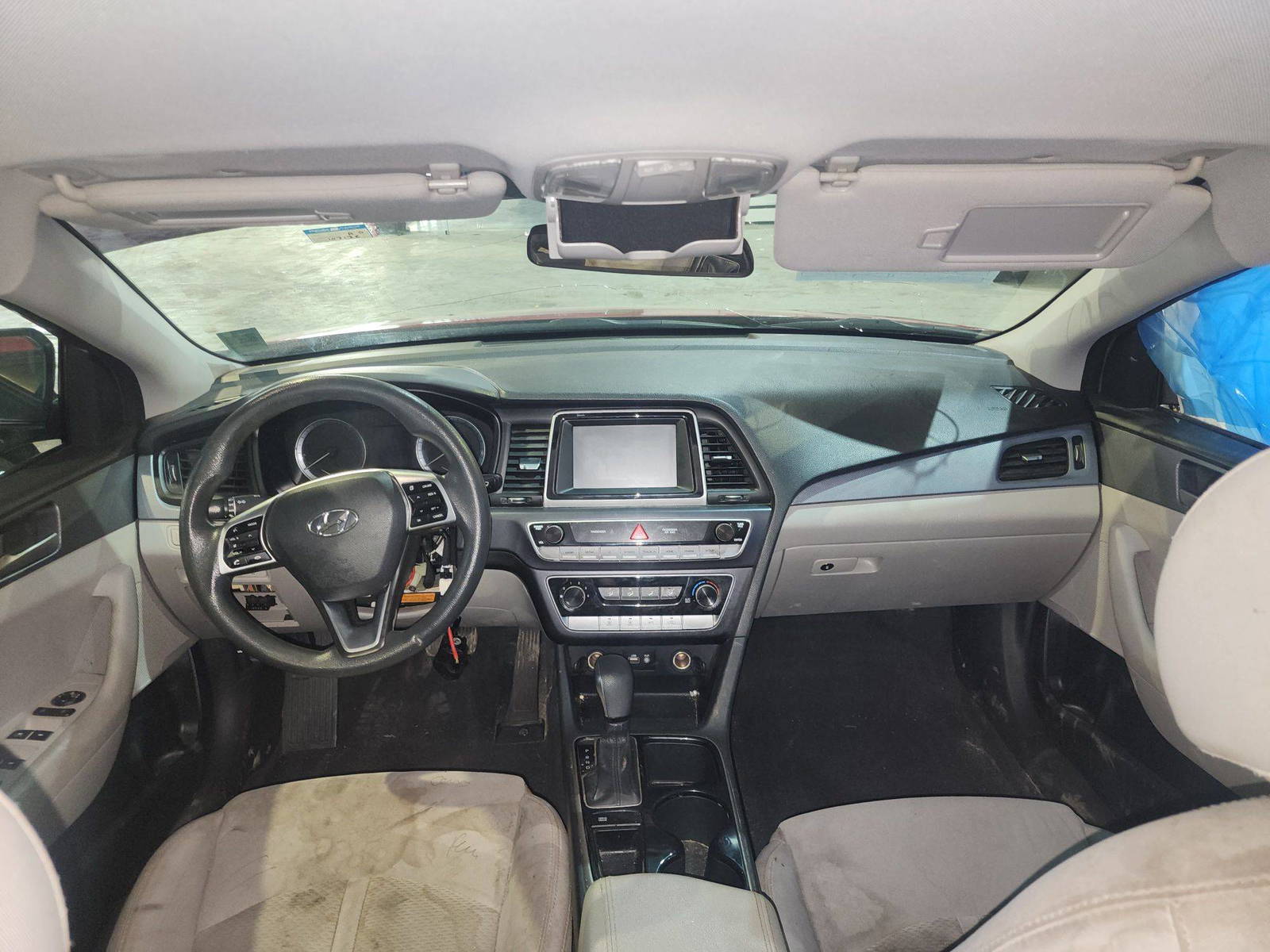 2019 HYUNDAI SONATA — 107136 Miles — Lot 47940405 — Al Quoz - Marhaba Auctions Used Cars - Image 4