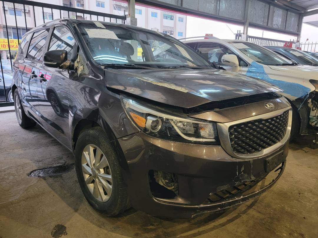 2016 KIA SEDONA — 99500 Miles — Lot 38434753 — Main - Marhaba Auctions Used Cars - Image 4