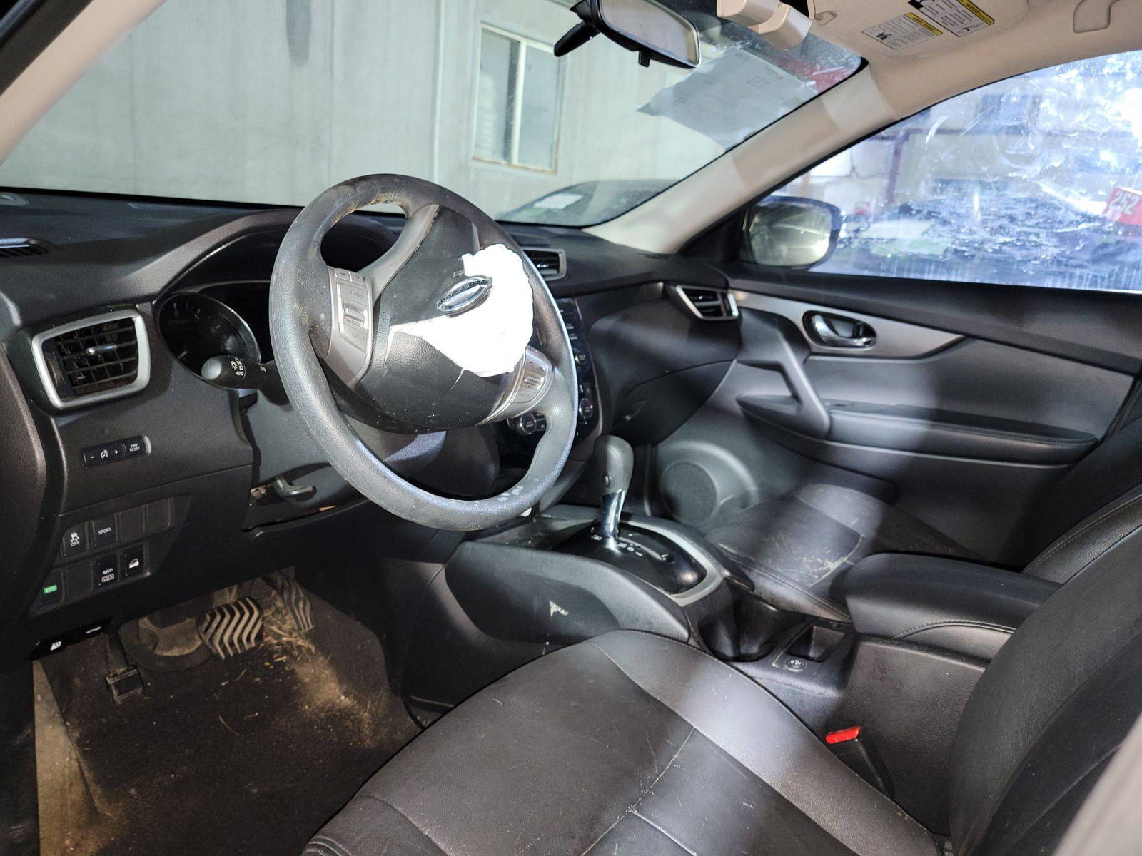 NISSAN ROGUE 2015 - Marhaba Auction Used Cars - Image 8