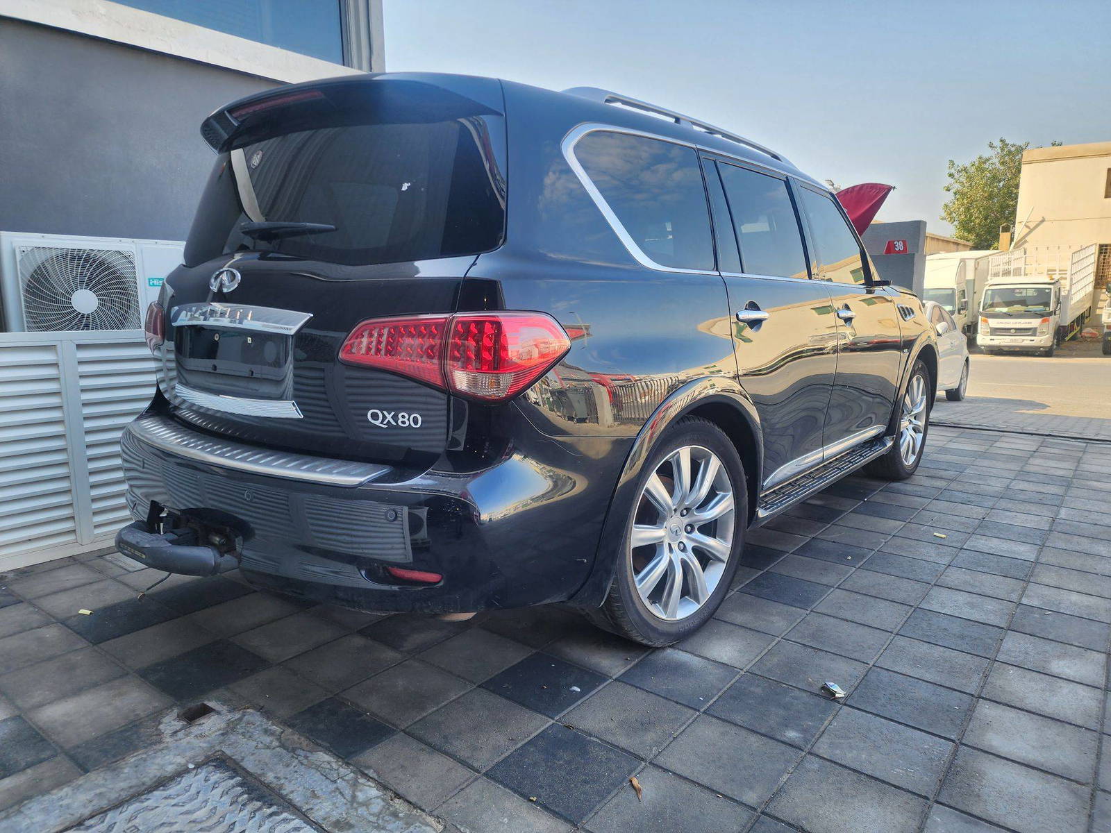 INFINITI QX80 2014 - Marhaba Auction Used Cars - Image 3
