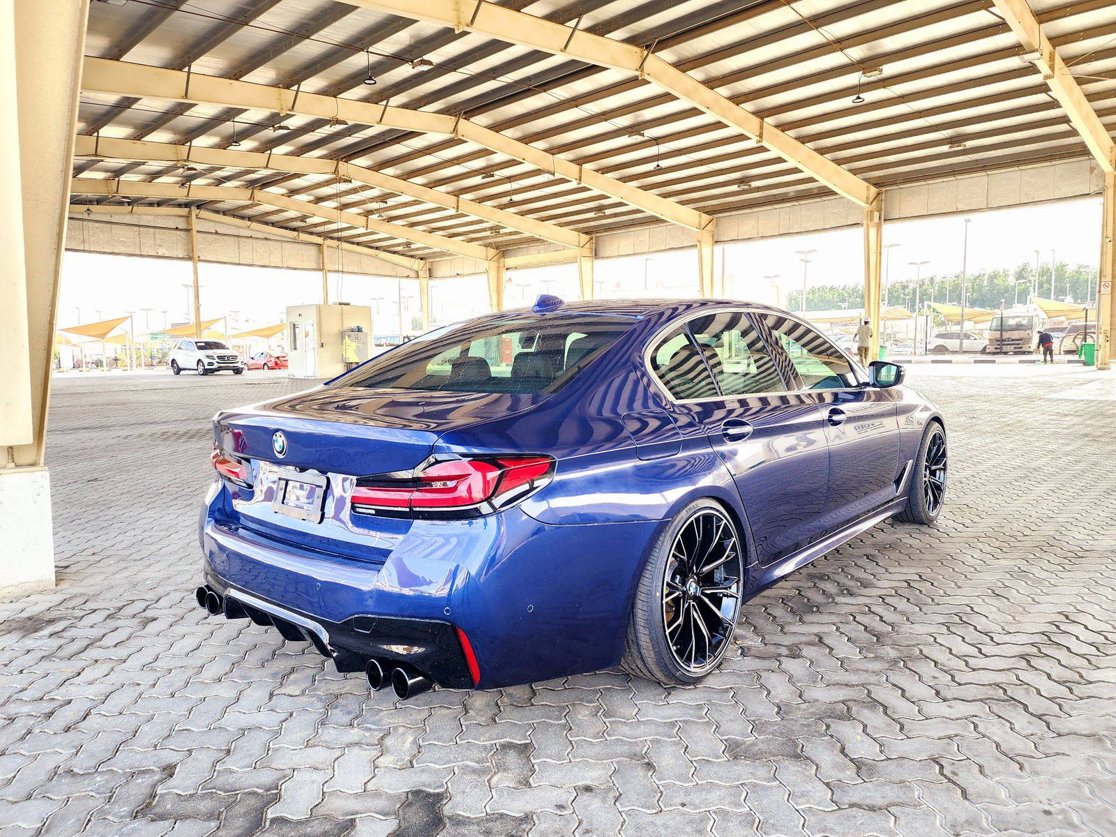 2018 BMW 530i — 93123 Miles — Lot 8JWA37608 — Souq - Marhaba Auctions Used Cars - Image 4