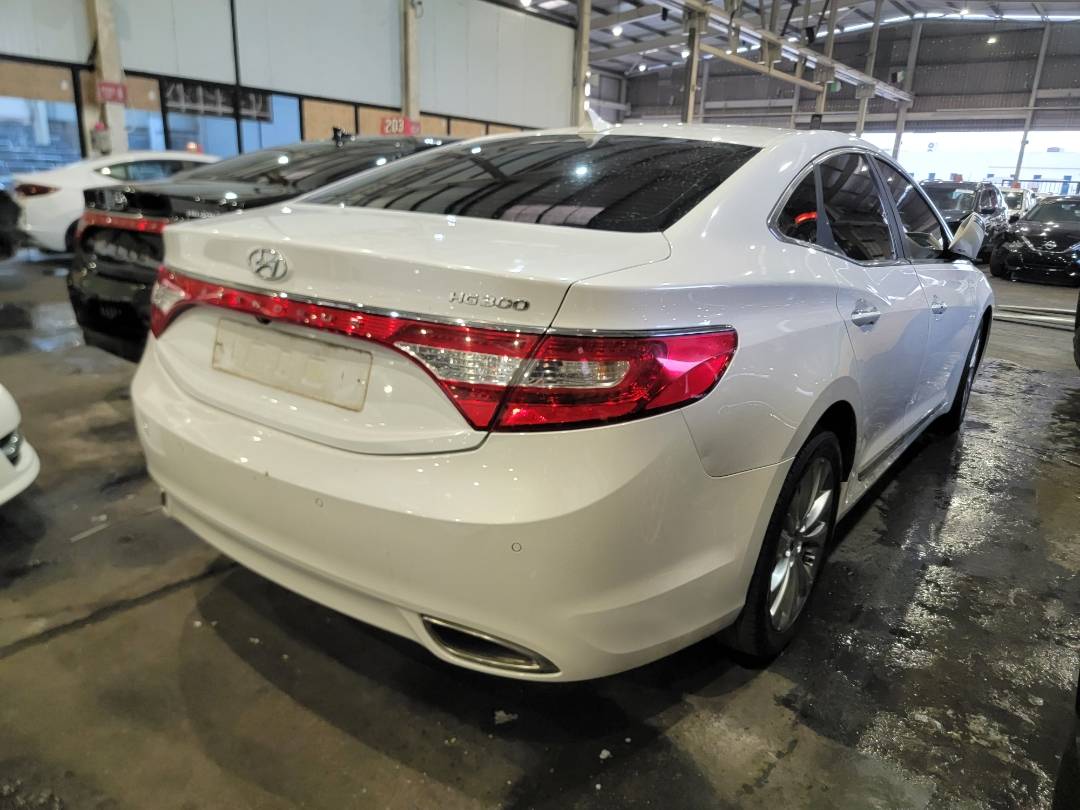 2011 HYUNDAI GRANDEUR — 254766 KM — Lot A009720 — Main - Marhaba Auctions Used Cars - Image 3