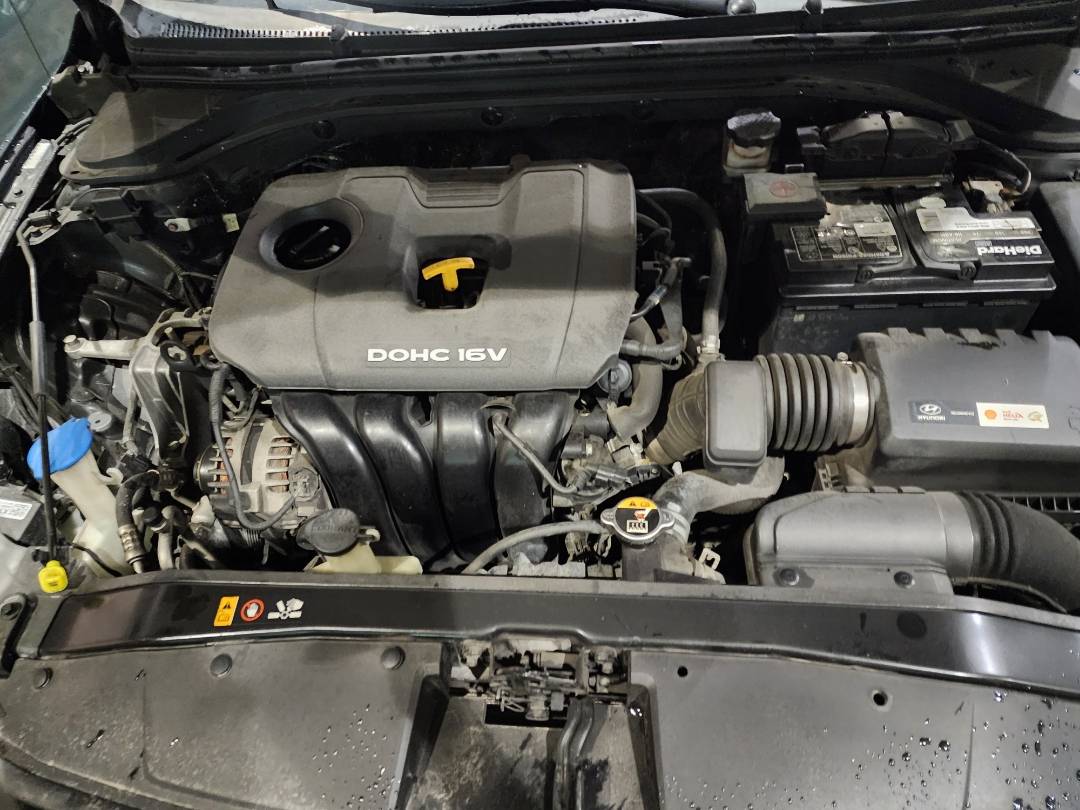 2017 HYUNDAI ELANTRA — 121788 Miles — Lot 73405993 - Marhaba Auctions Used Cars - Image 5