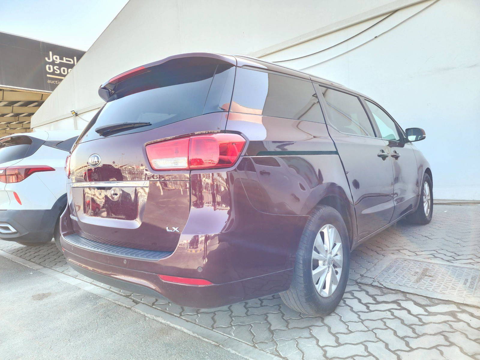 2017 KIA SEDONA — 137065 Miles — Lot 6247605 — Souq - Marhaba Auctions Used Cars - Image 3