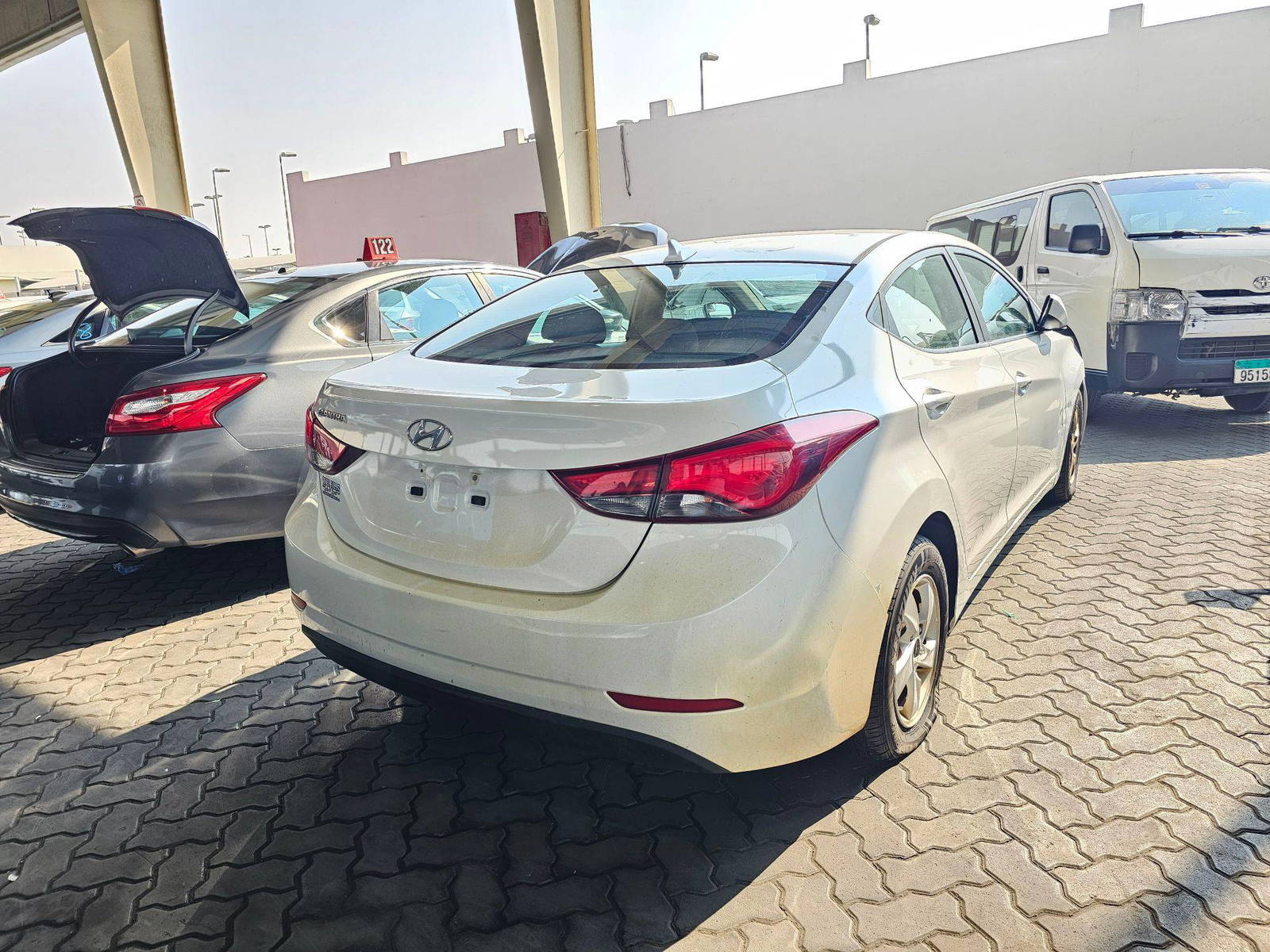 2015 HYUNDAI ELANTRA — 166560 Miles — Lot E9FH573552 — Souq - Marhaba Auctions Used Cars - Image 3