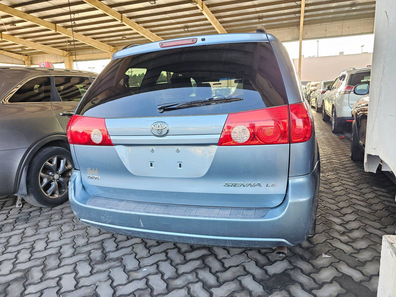 2010 TOYOTA SIENNA — 212063 Miles — Lot S312739 — Souq - Marhaba Auctions Used Cars - Image 4