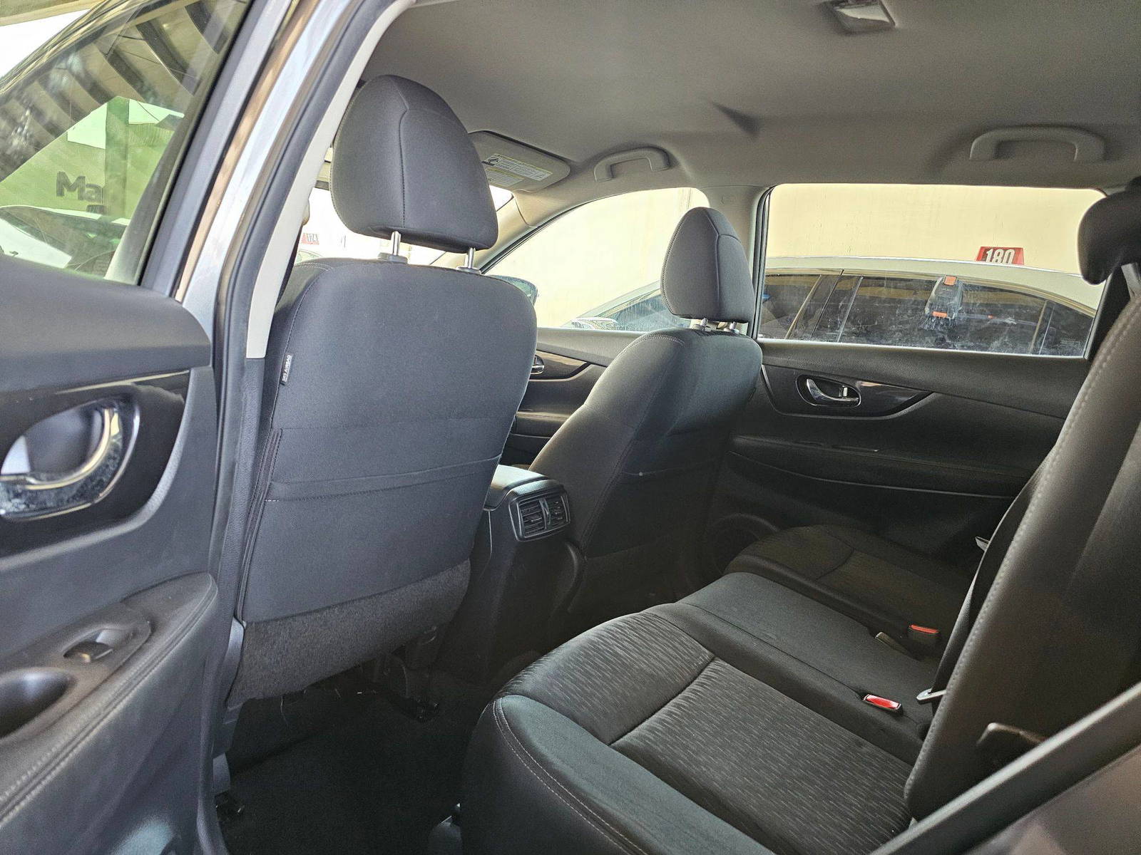 2018 NISSAN ROGUE — 132614 Miles — Lot 7JP607145 — Souq - Marhaba Auctions Used Cars - Image 6