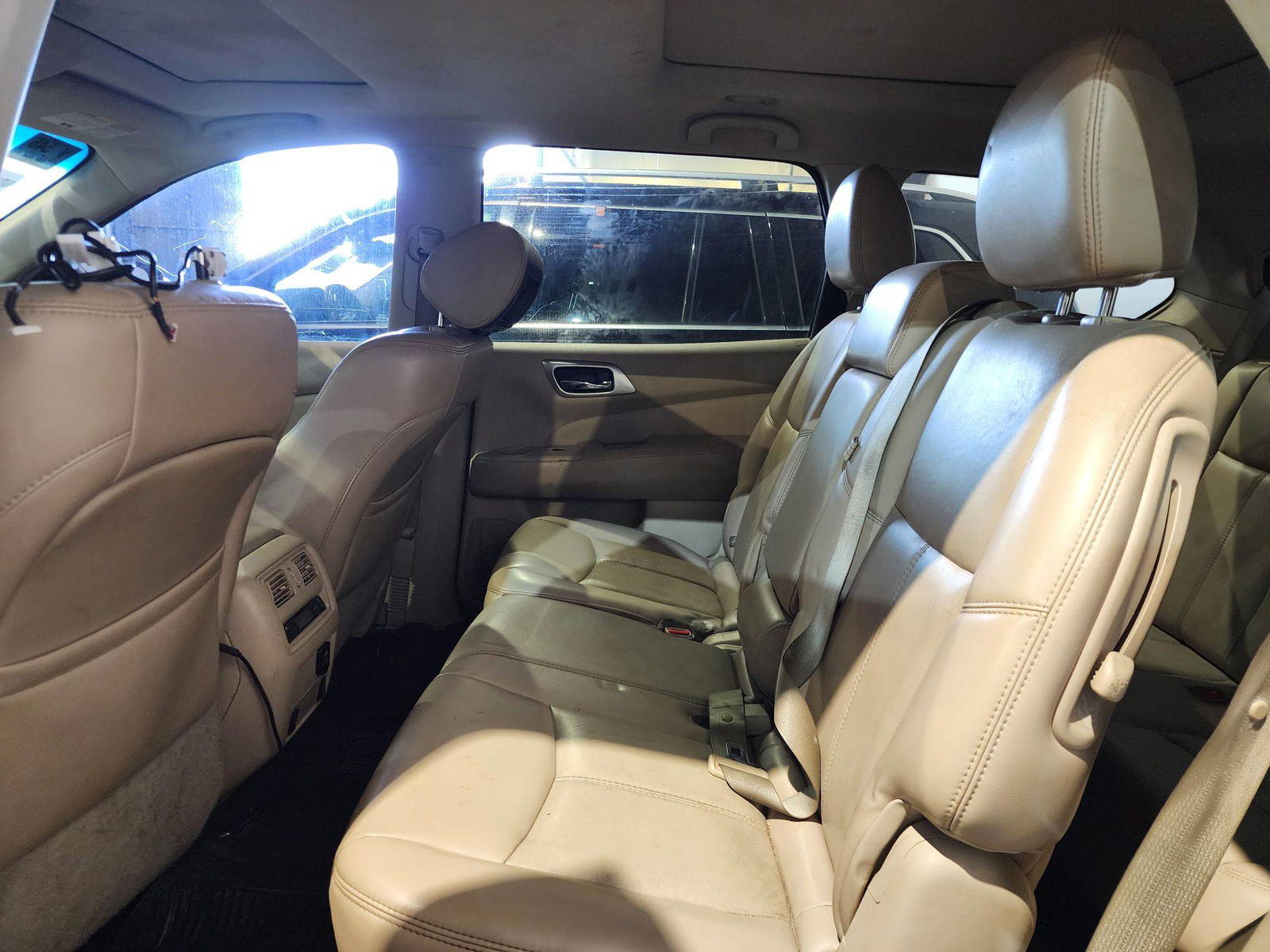 2017 NISSAN PATHFINDER — 156664 Miles — Lot 620213 — Al Quoz - Marhaba Auctions Used Cars - Image 6
