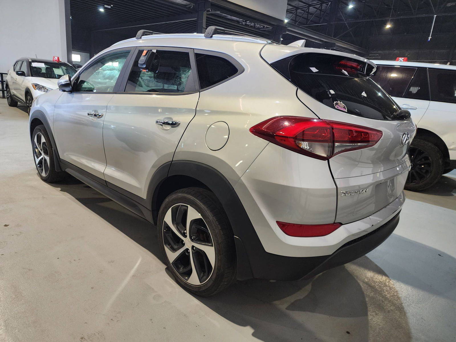 2016 HYUNDAI TUCSON — 116448 Miles — Lot 38922066 — Al Quoz - Marhaba Auctions Used Cars - Image 5