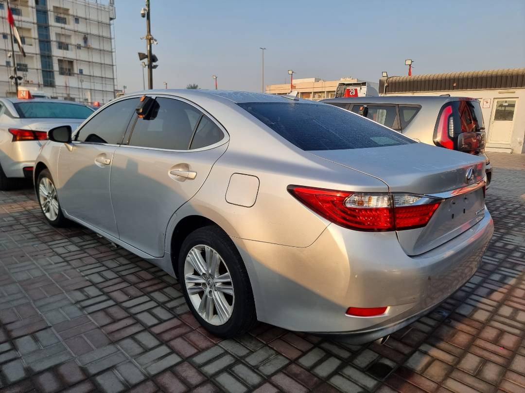 2014 LEXUS ES 350 — 175962 Miles — Lot 62277274 — Souq - Marhaba Auctions Used Cars - Image 5