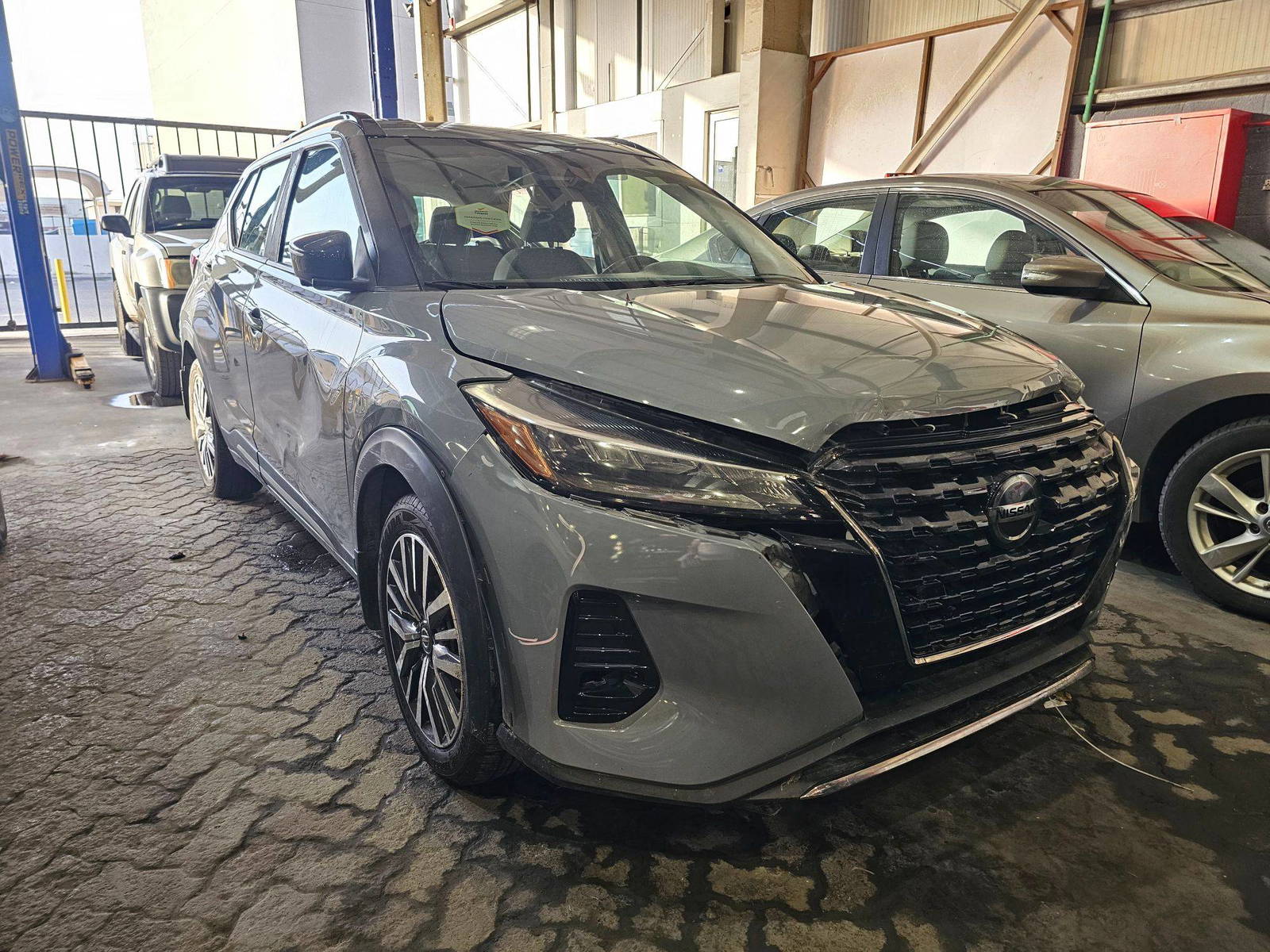 NISSAN KICKS 2021 view 2