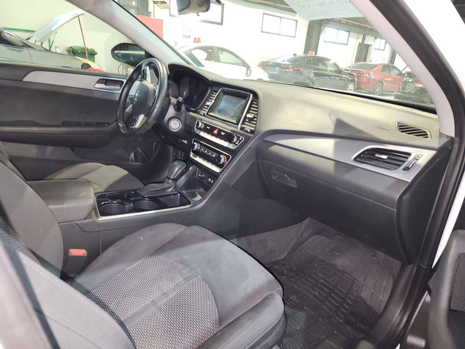 2019 HYUNDAI SONATA — 88478 KM — Lot 803768 — Al Quoz - Marhaba Auctions Used Cars - Image 7